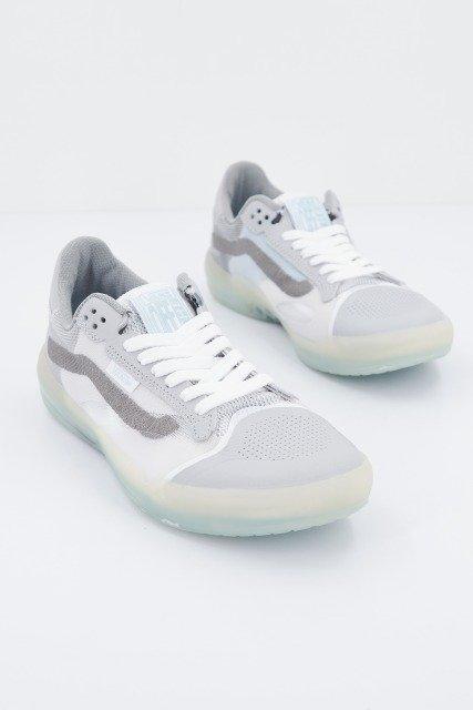 VANS UA EVDNT ULTIMATEWAFFL en color GRIS  (2)