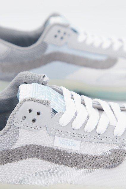 VANS UA EVDNT ULTIMATEWAFFL en color GRIS  (4)