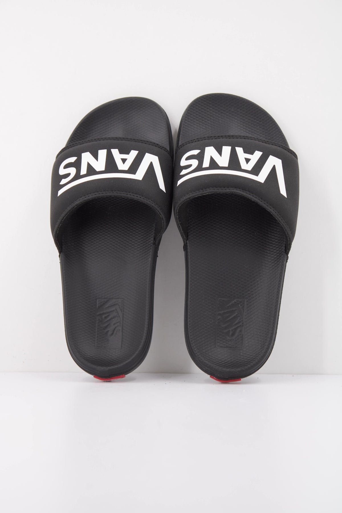 VANS LA COSTA SLIDE-ON en color NEGRO  (3)