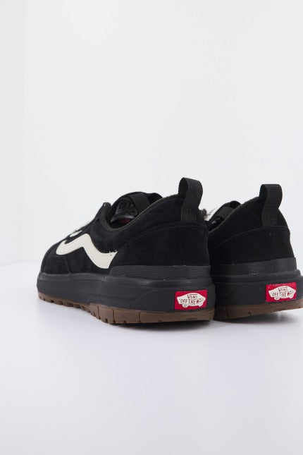 VANS UA ULTRARANGE en color NEGRO  (4)
