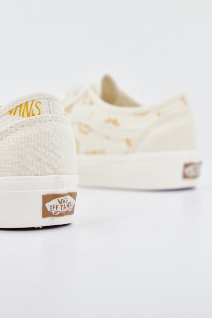 VANS UA OLD SKOOL TAPERED en color BEIS  (4)