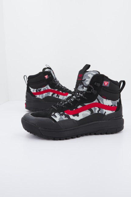 VANS  UA ULTRARANGE en color NEGRO  (1)