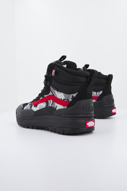 VANS  UA ULTRARANGE en color NEGRO  (2)