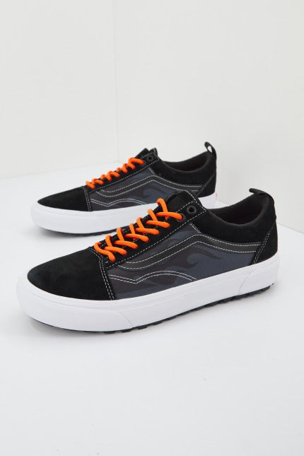 VANS VNAIKOU en color NEGRO  (1)