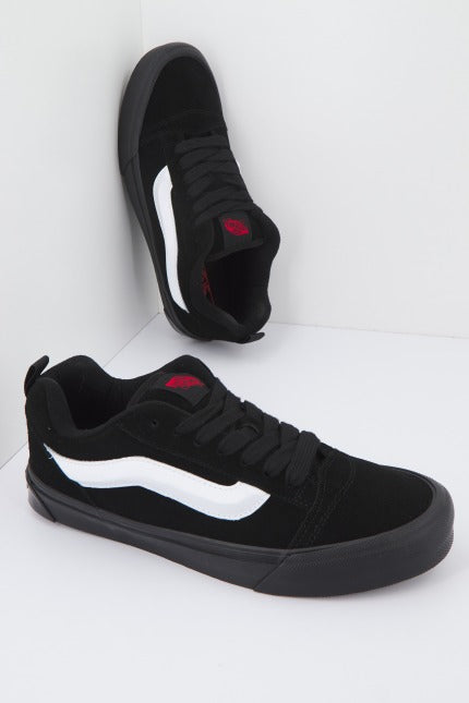 VANS KNU SKOOL en color NEGRO  (1)