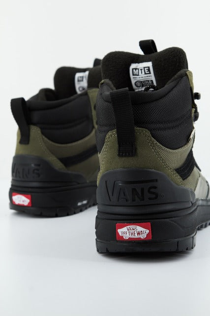 VANS  ULTRARANGE EXO HI M en color VERDE  (3)