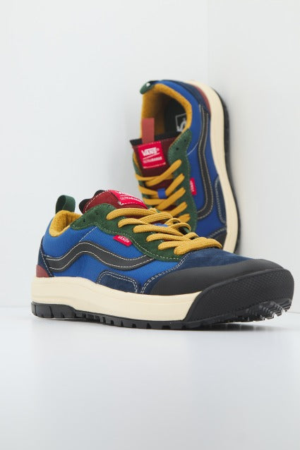 VANS UA ULTRARANGE EXO MTE- en color AZUL  (1)
