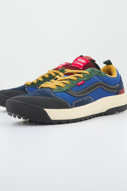 VANS UA ULTRARANGE EXO MTE- en color AZUL  (2)