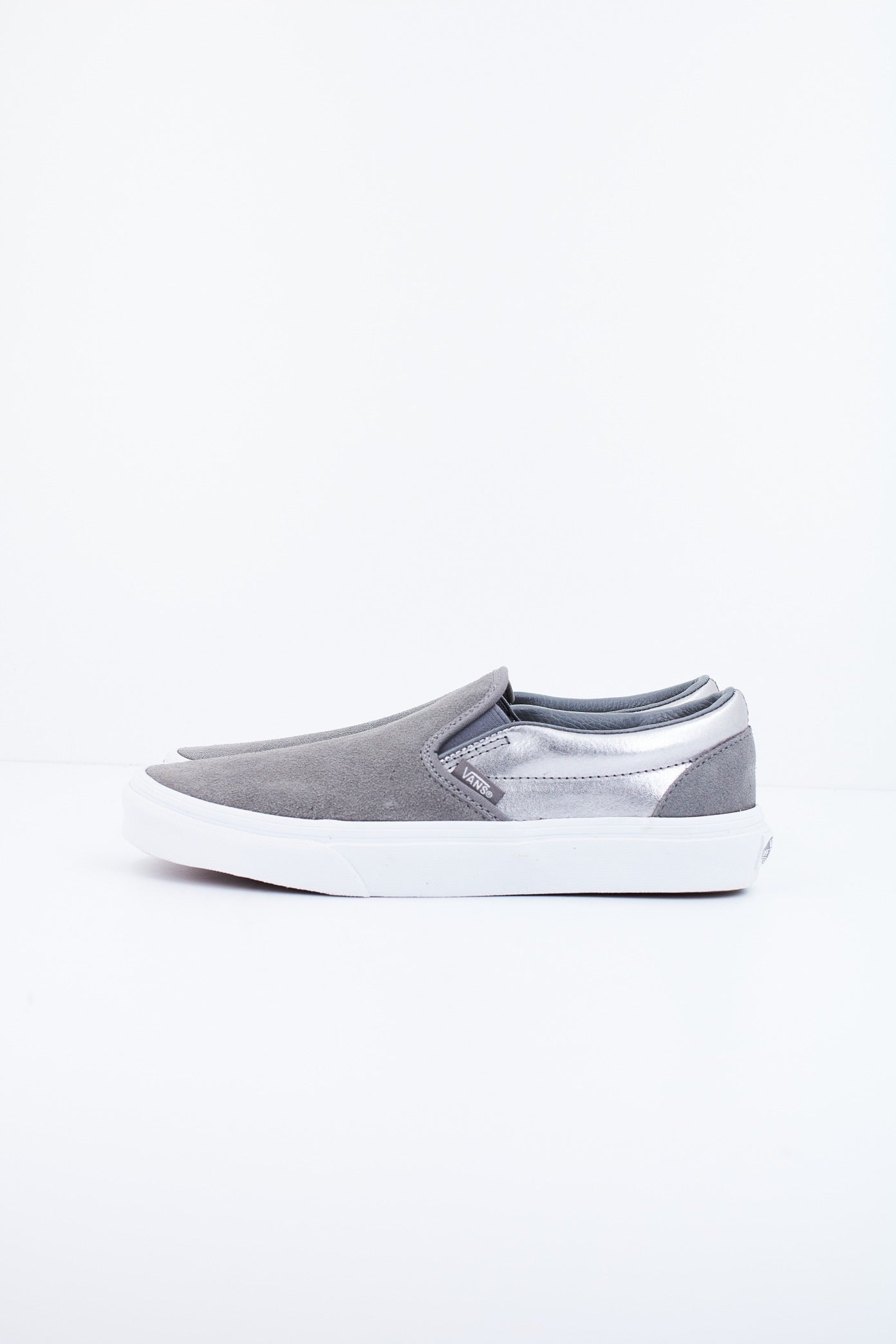 VANS CLASSIC SLIP-ON en color GRIS  (1)