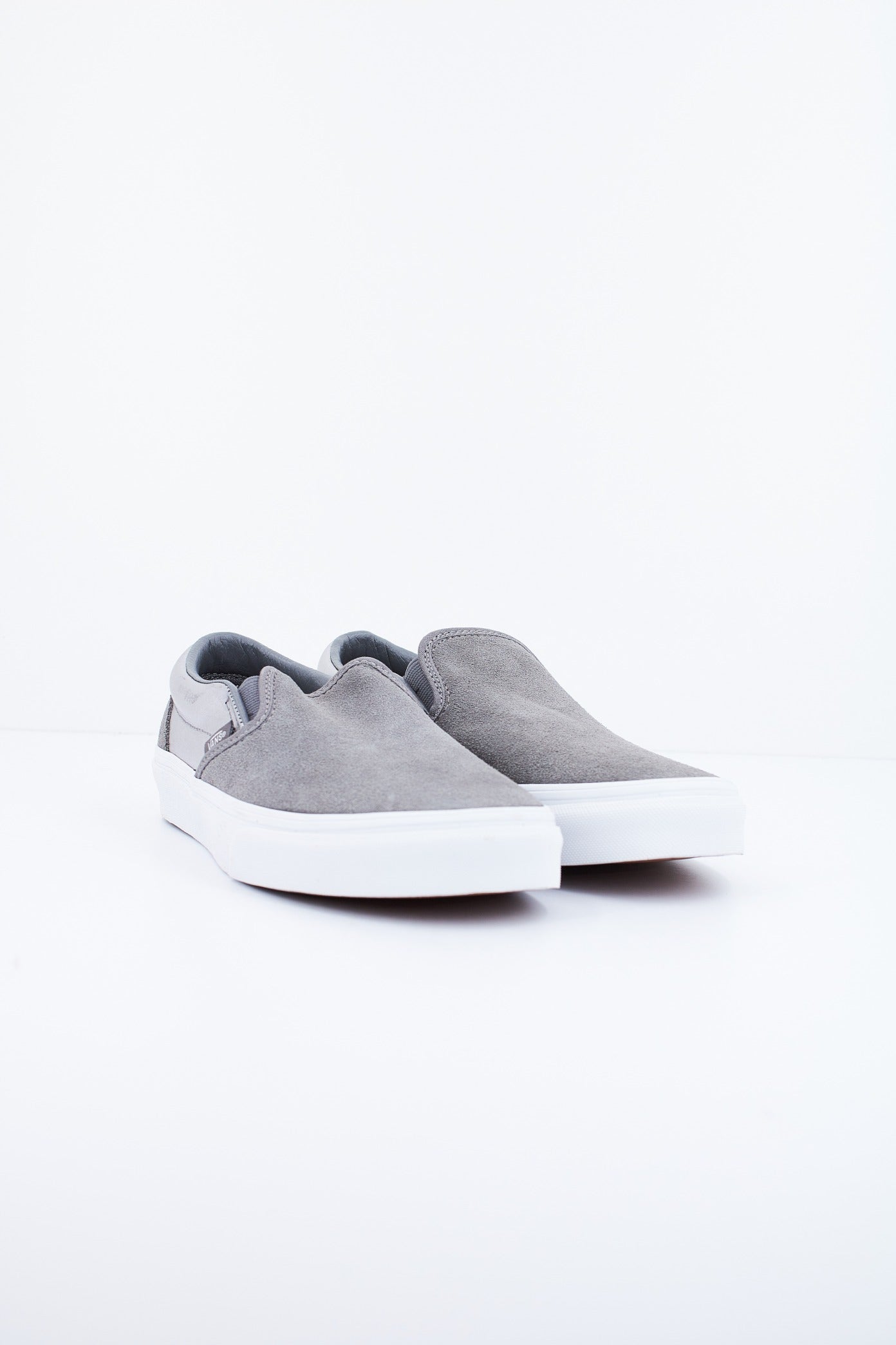 VANS CLASSIC SLIP-ON en color GRIS  (2)