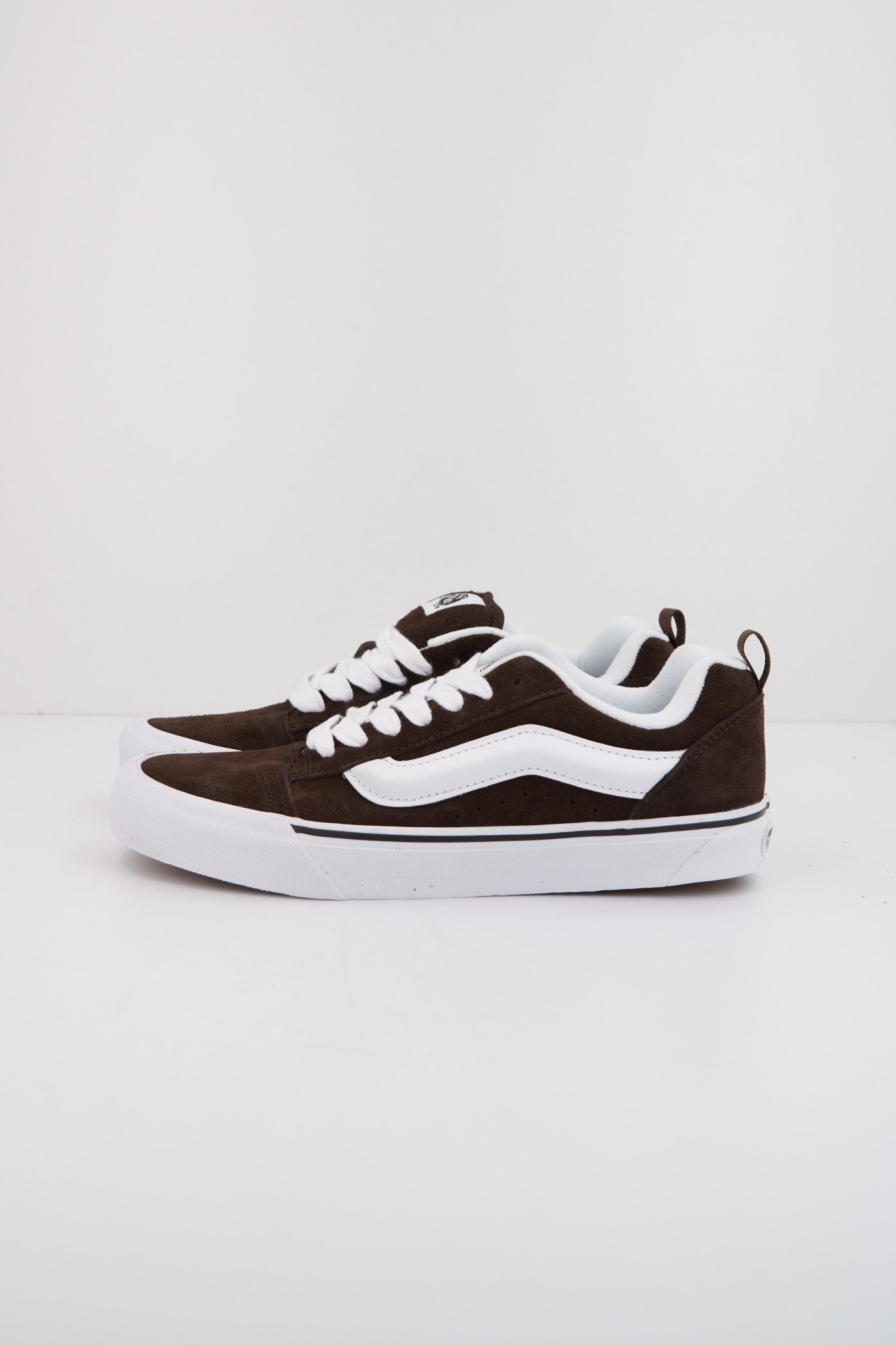 VANS KNU SKOOL en color MARRON  (1)