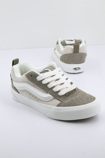 VANS KNU SKOOL en color BEIS  (1)