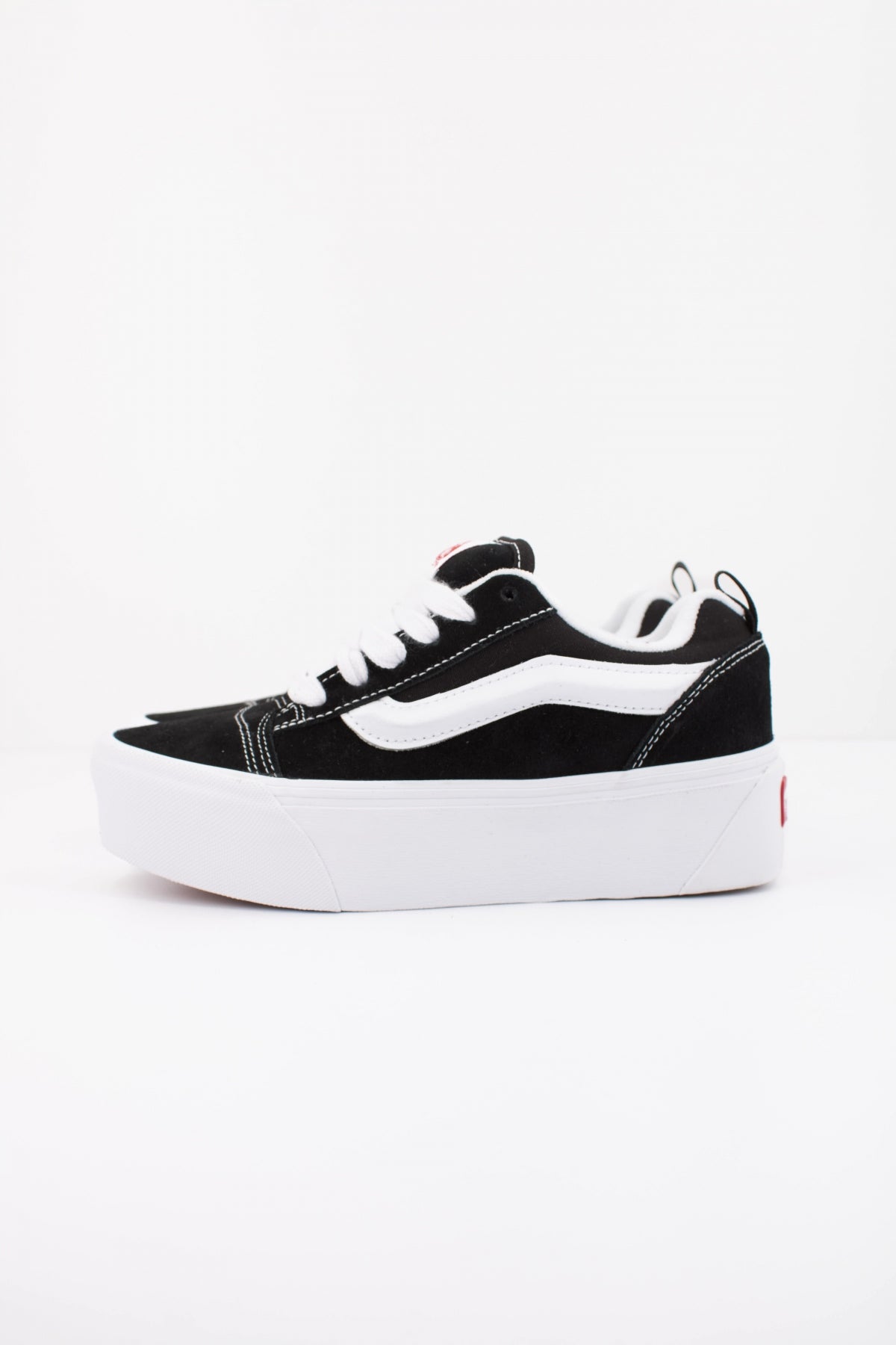 VANS  KNU STACK en color NEGRO  (1)