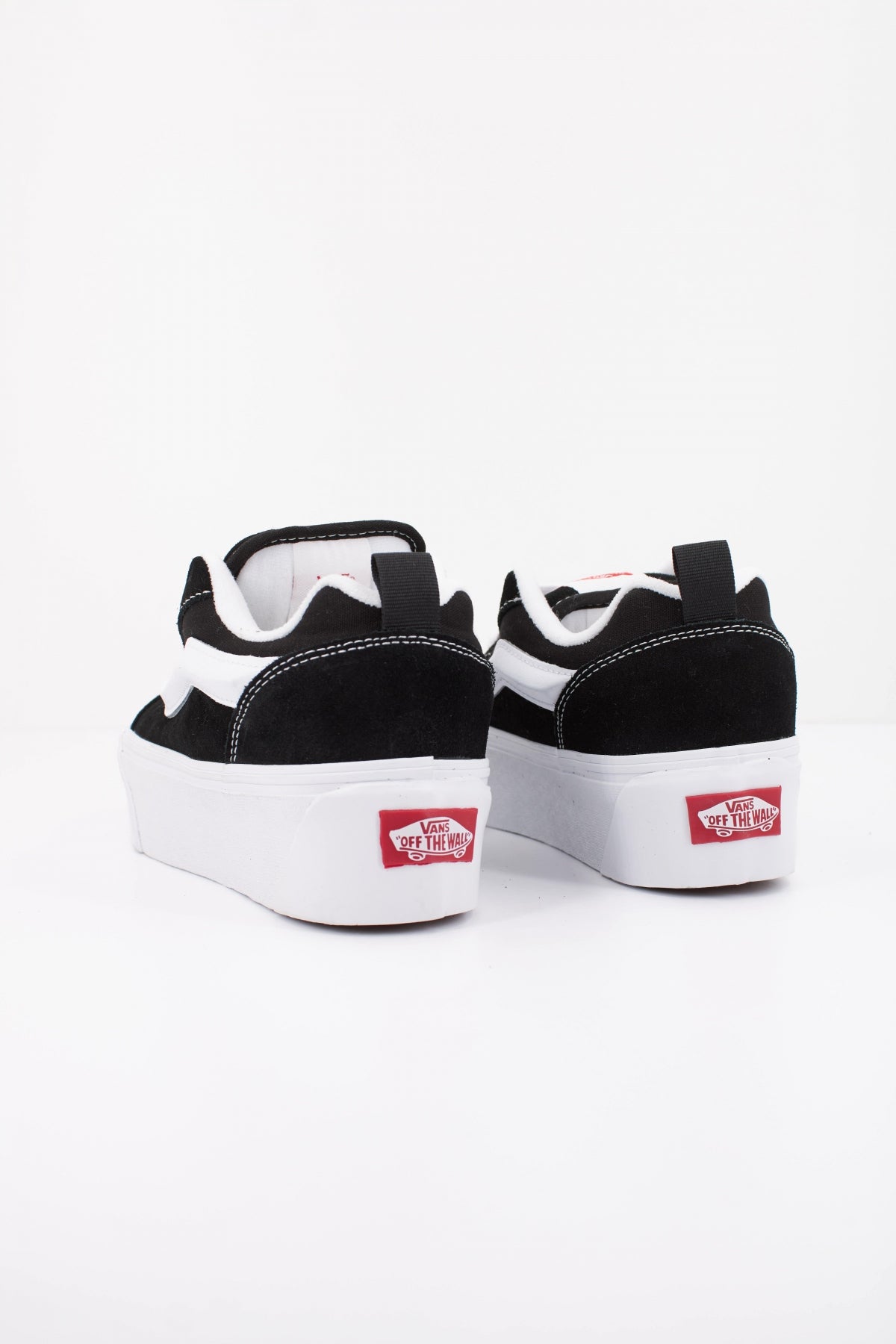 VANS  KNU STACK en color NEGRO  (4)