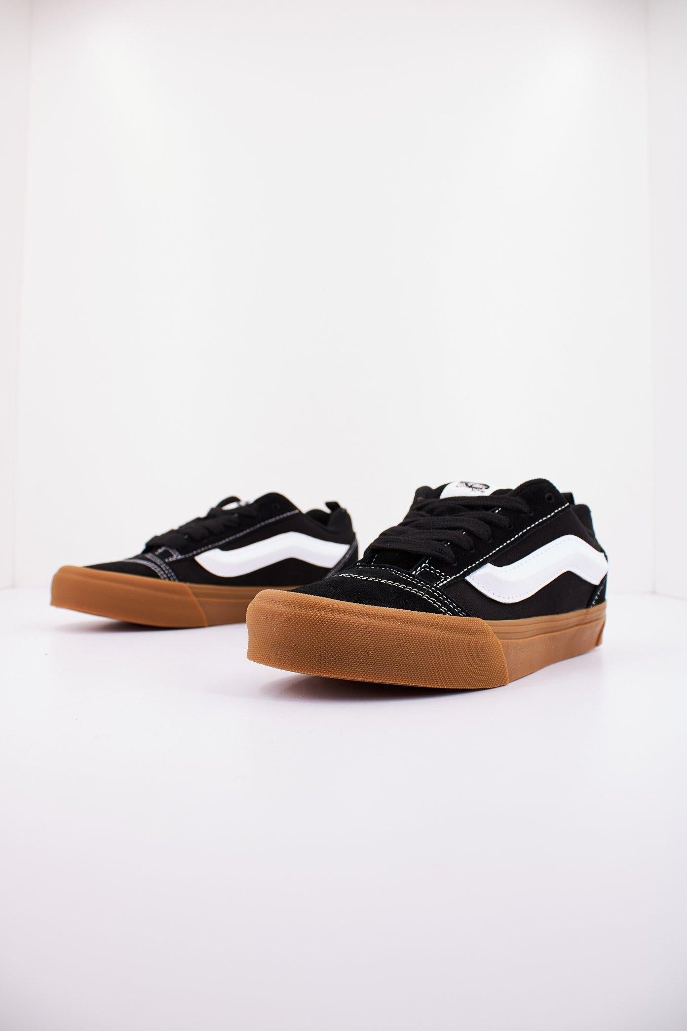 VANS  KNU SKOOL en color NEGRO  (2)
