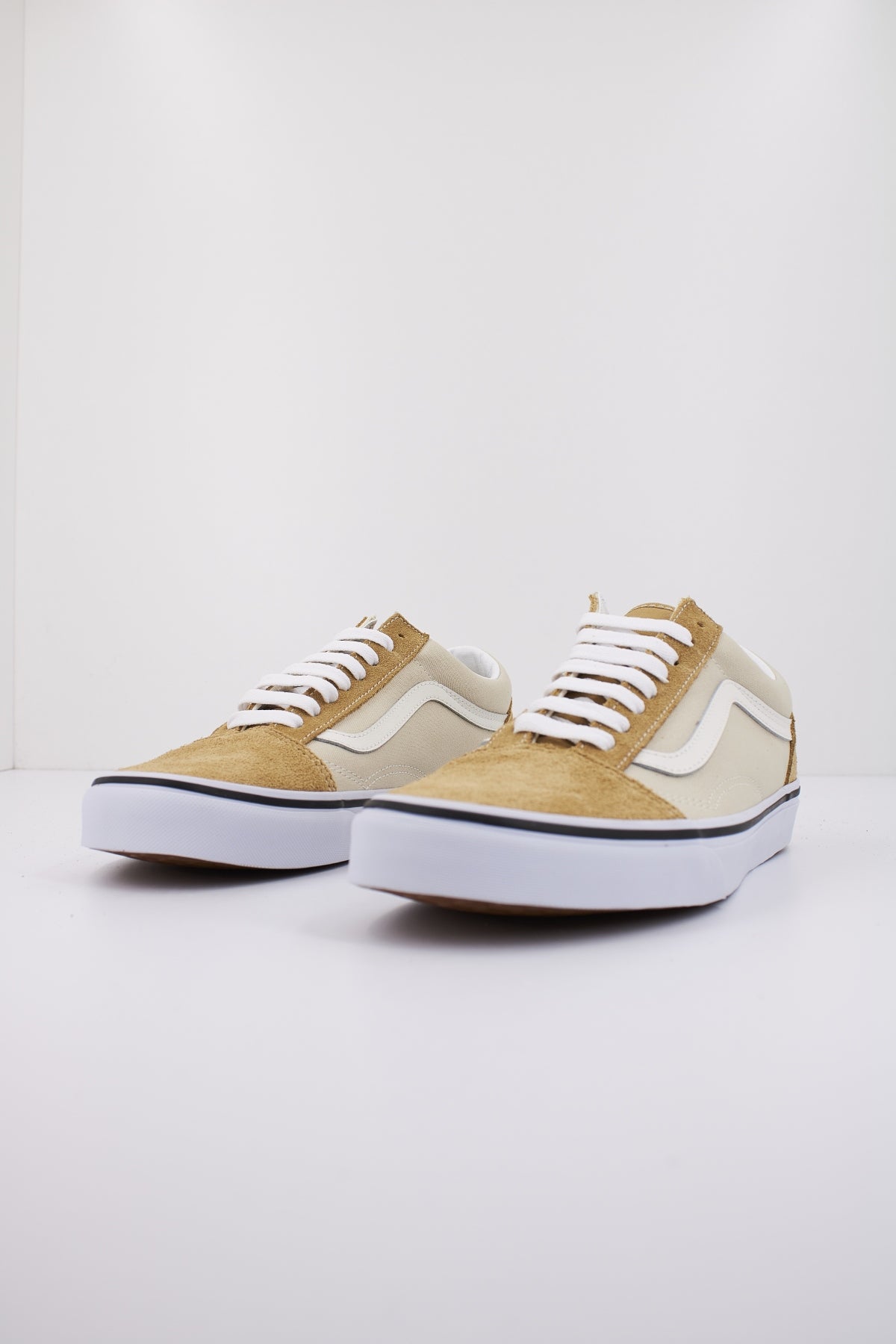 VANS OLD SKOOL en color MARRON CLARO  (2)