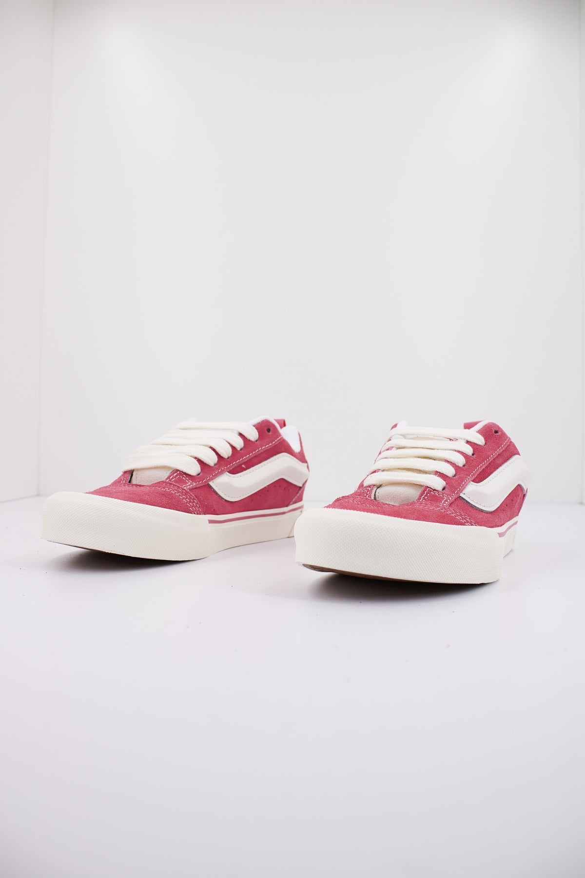 VANS KNU SKOOL RETRO en color ROSA  (2)