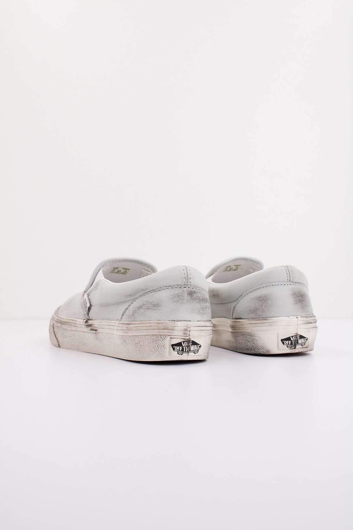 VANS CLASSIC SLIP-ON DELICA en color GRIS  (3)