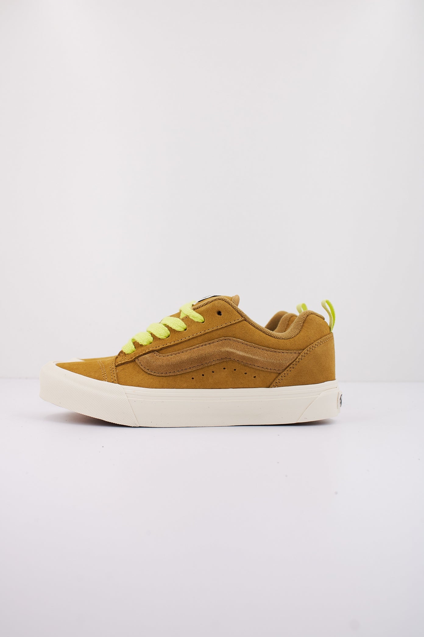 VANS KNU SKOOL en color MARRON  (1)