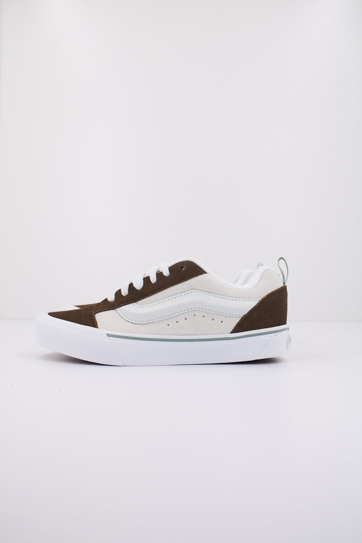 VANS KNU SKOOL en color MARRON  (1)
