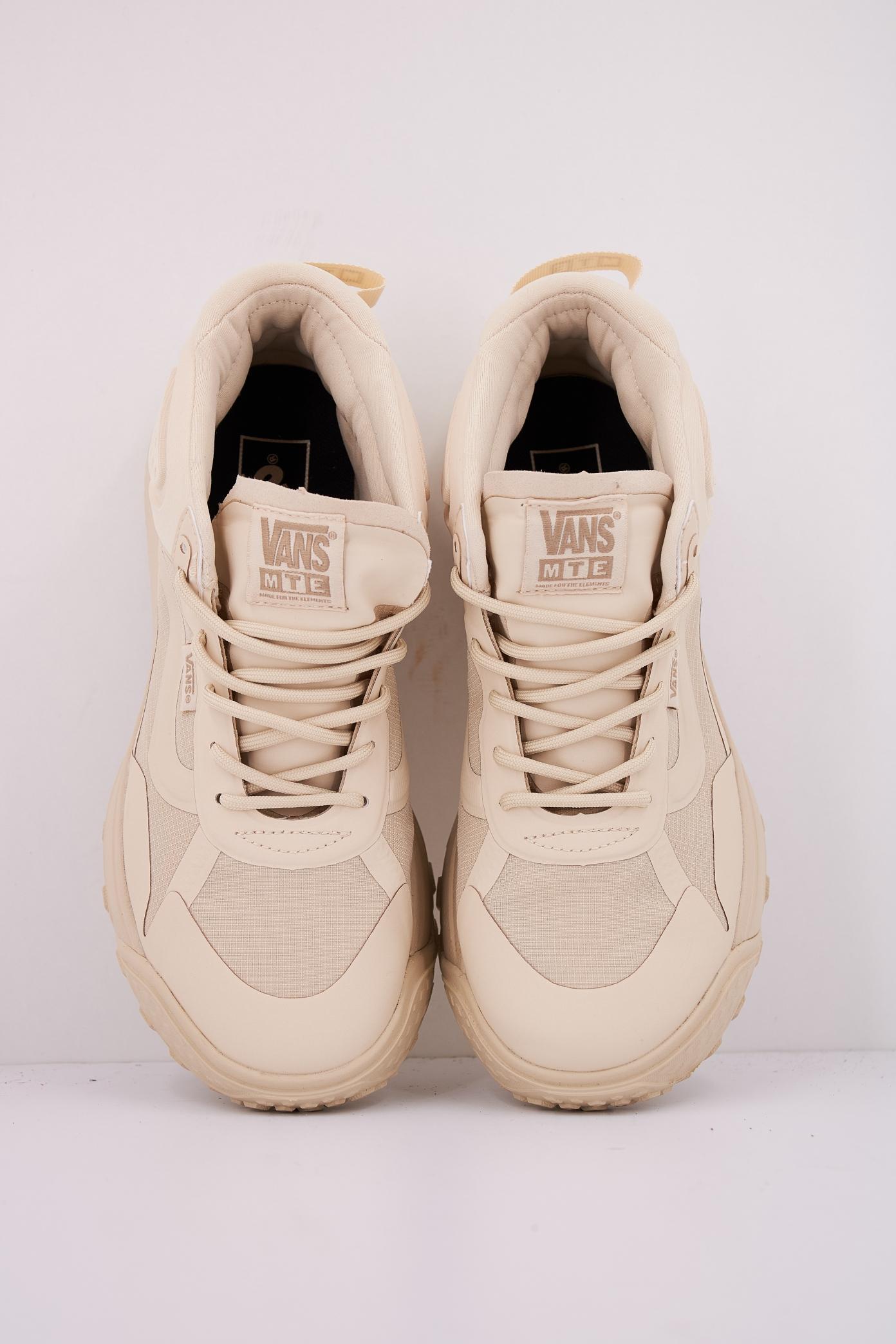 VANS  MTE CROSSPATH MID en color BEIS  (3)