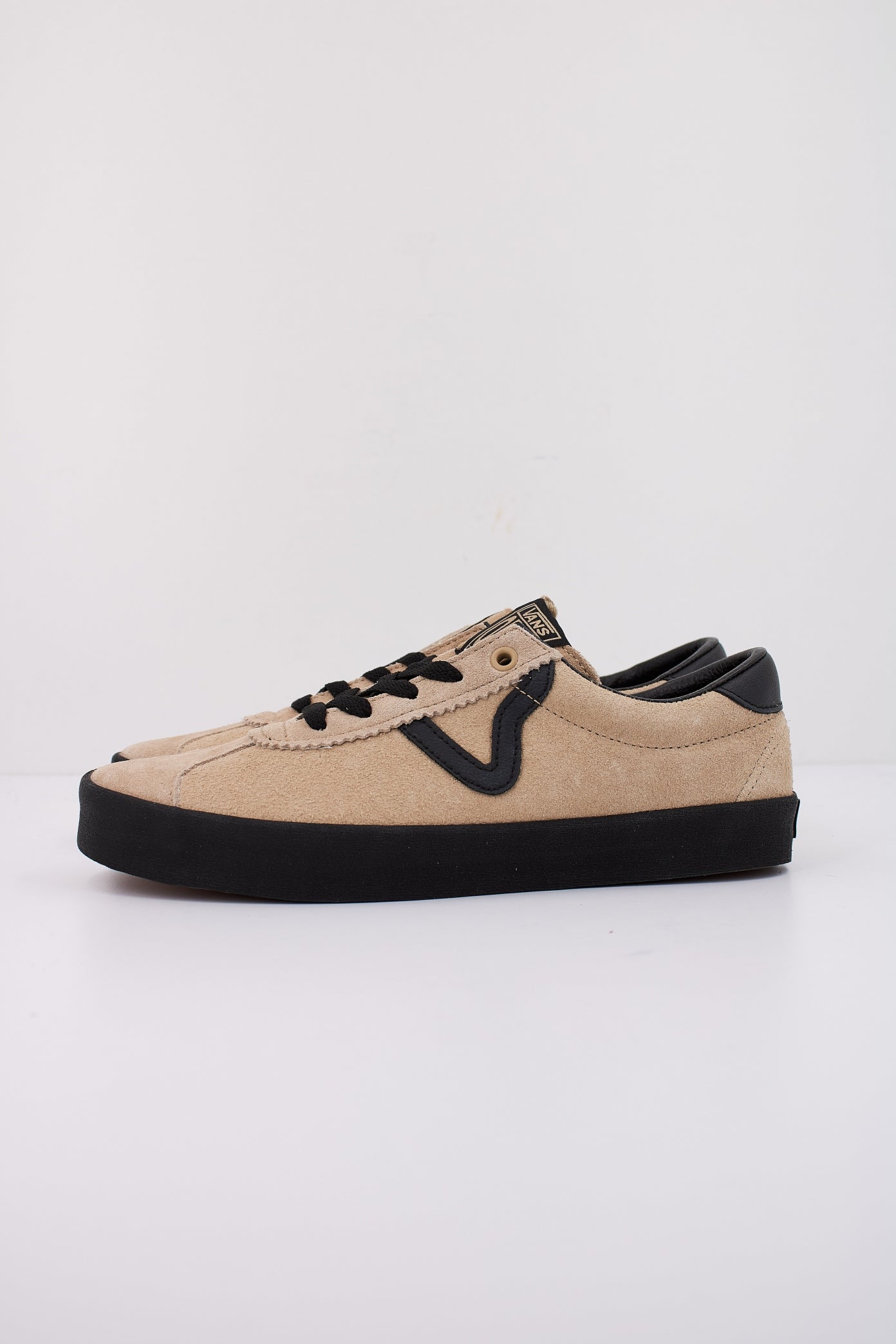 VANS SPORT LOW en color BEIS  (1)