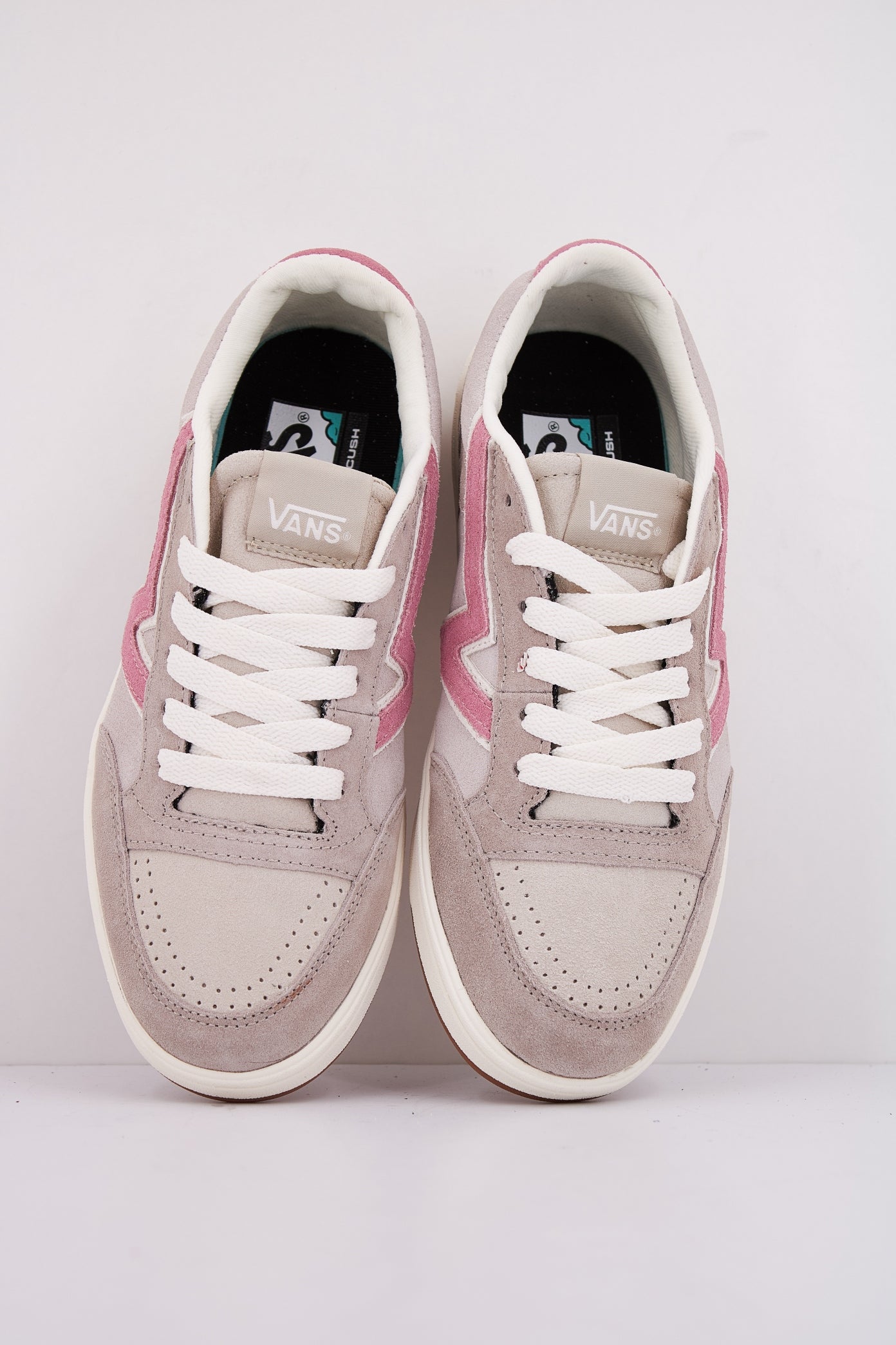 VANS LOWLAND CC COURT VIBE en color GRIS  (3)