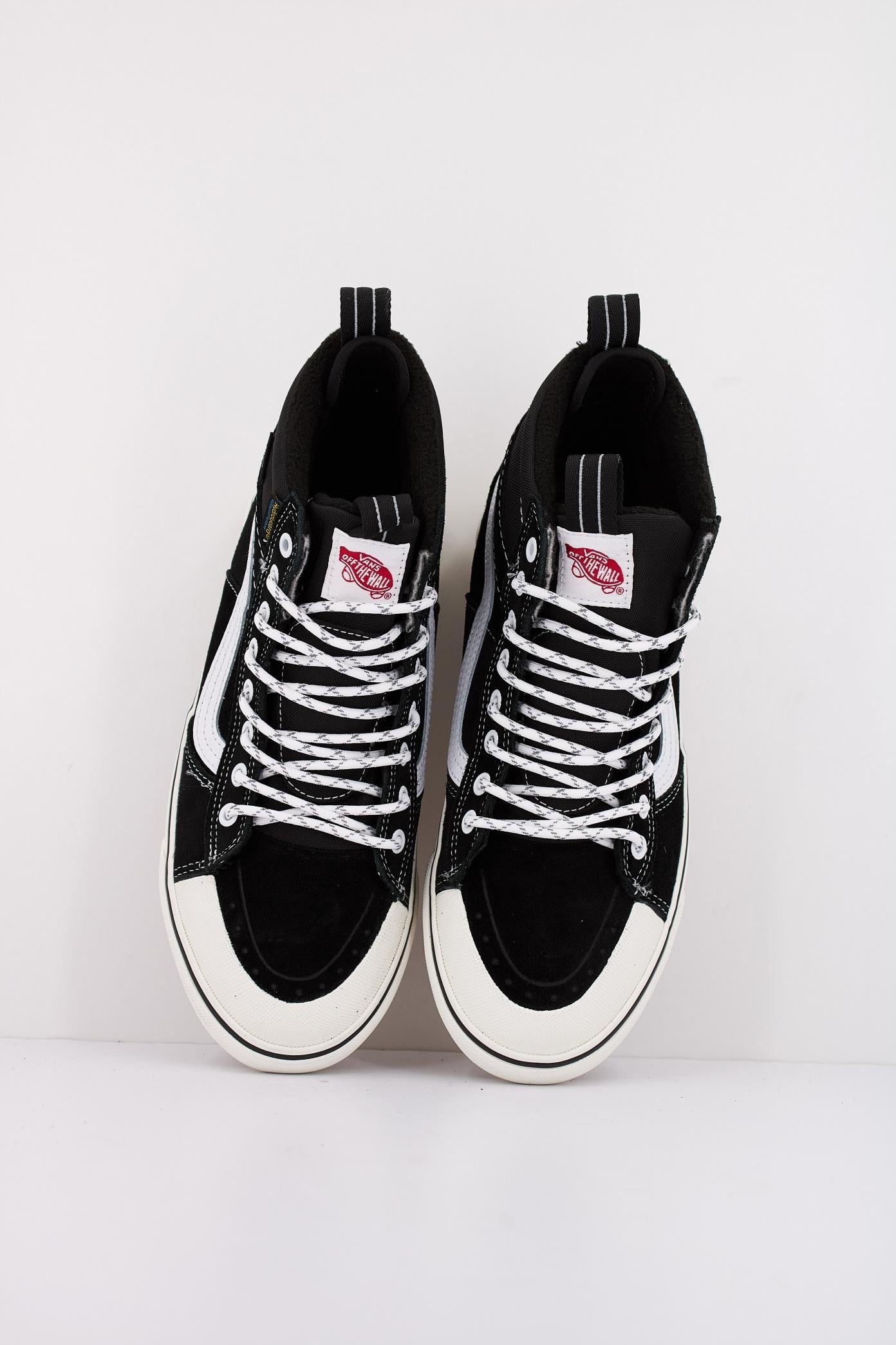 VANS MTE SK-HI WATERPROOF en color NEGRO  (3)