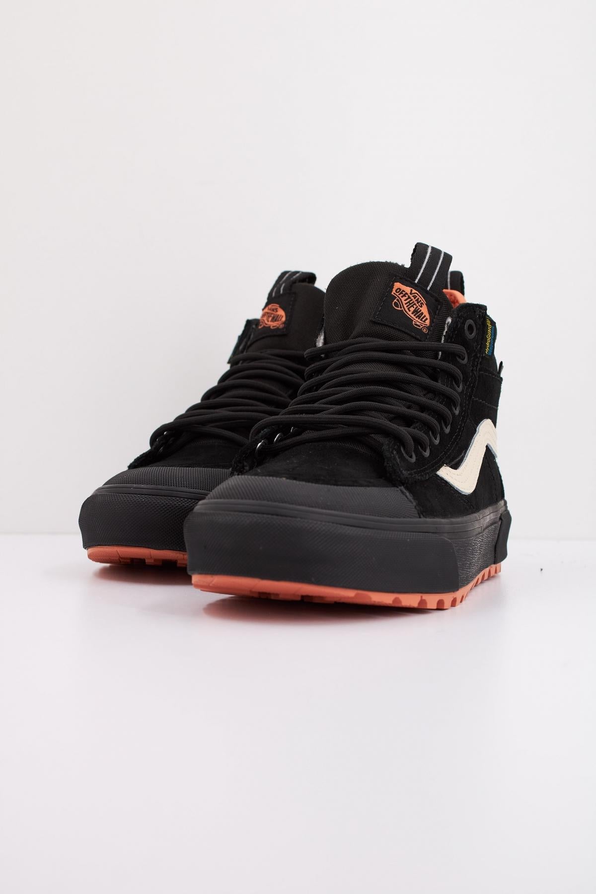 VANS MTE SK-HI WATERPROOF en color NEGRO  (2)
