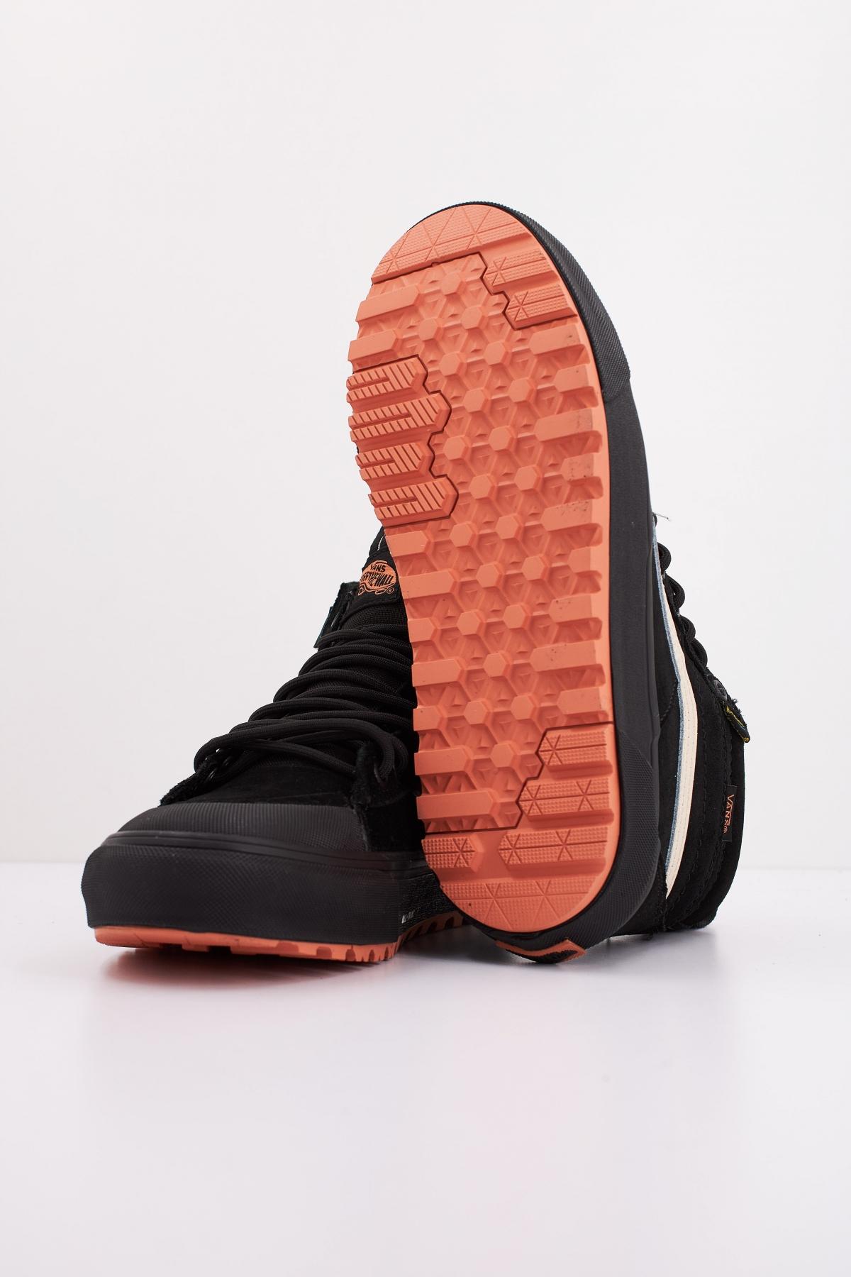 VANS MTE SK-HI WATERPROOF en color NEGRO  (5)