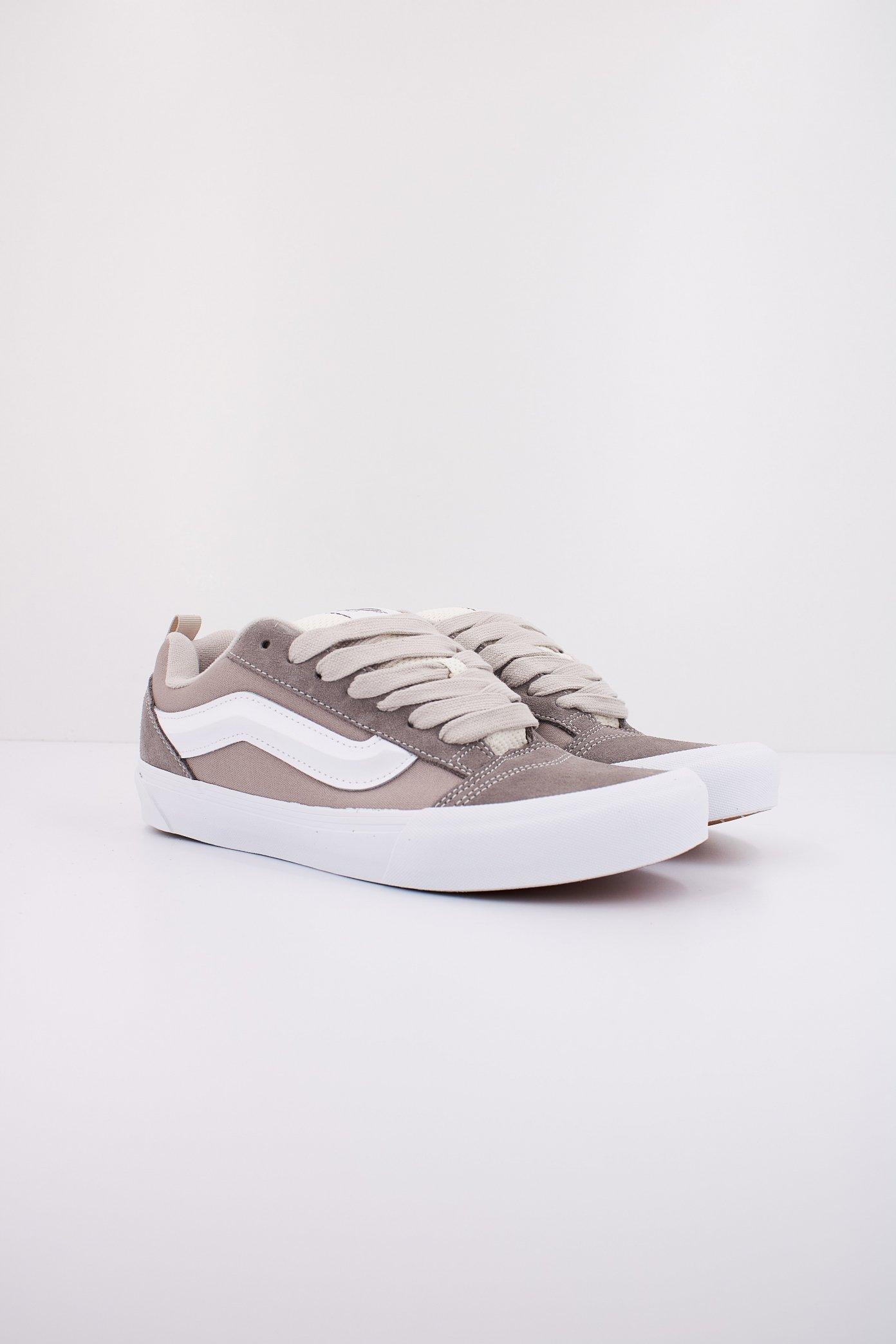 VANS KNU SKOOL en color GRIS  (2)
