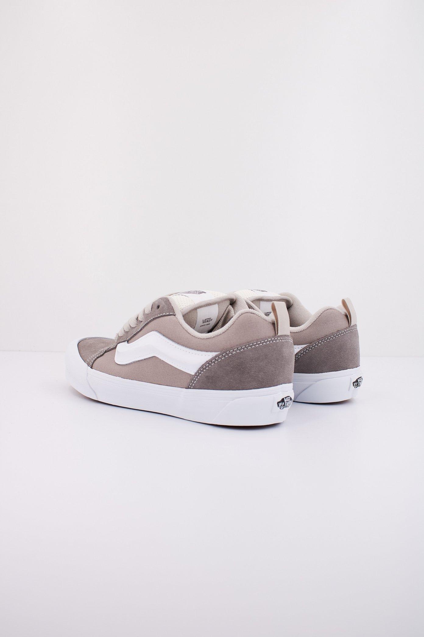 VANS KNU SKOOL en color GRIS  (4)