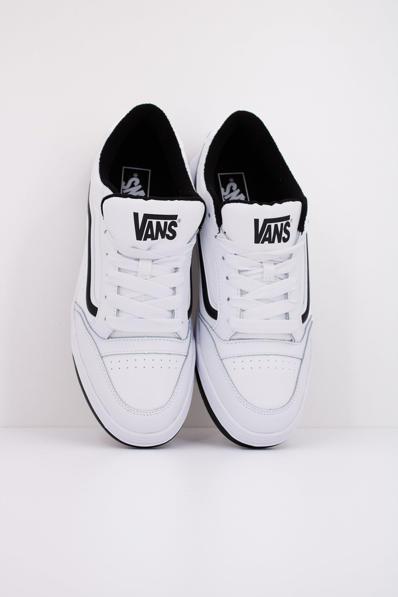 VANS HYLANE en color BLANCO  (3)