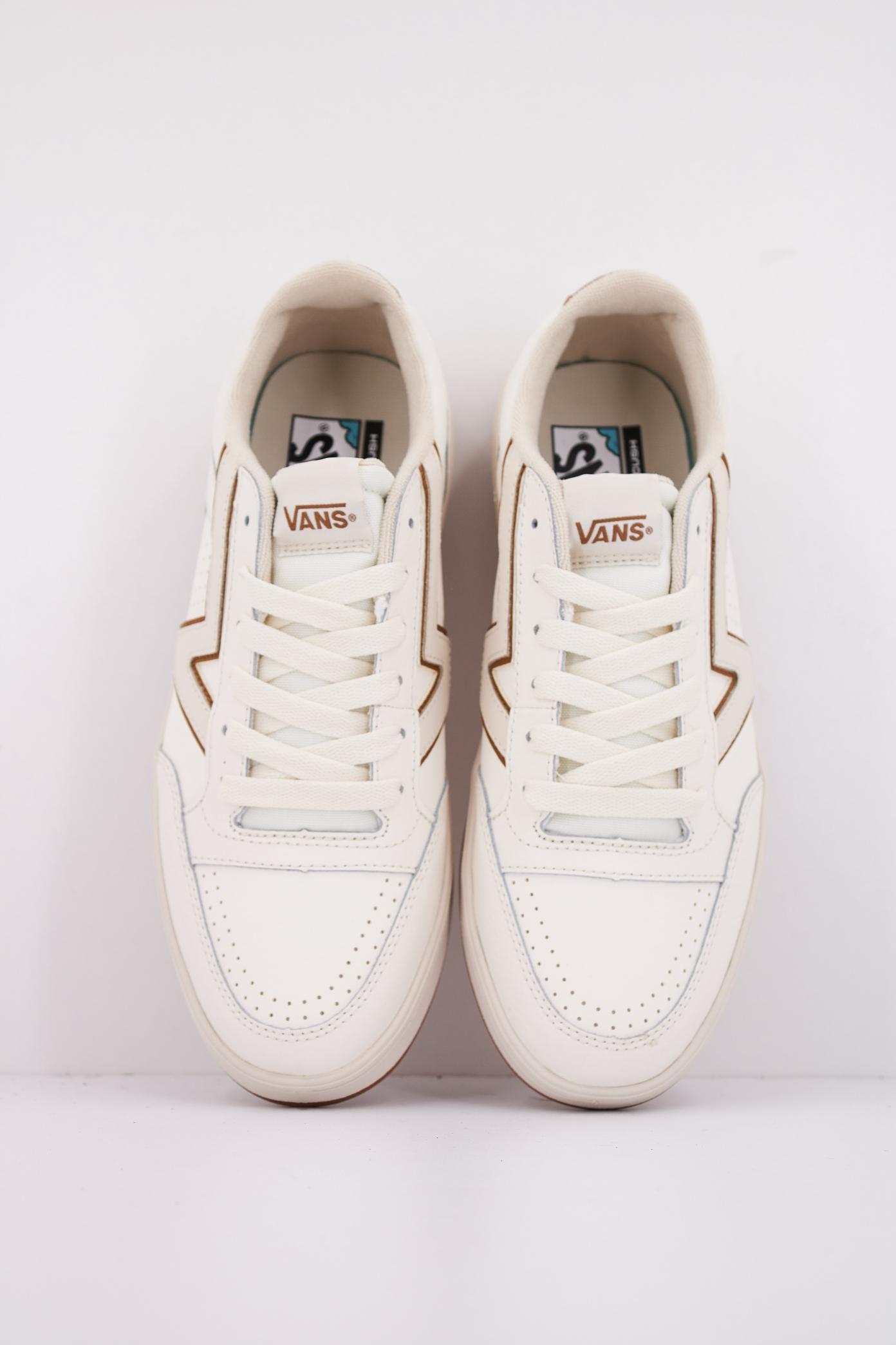 VANS  LOWLAND en color BLANCO  (3)