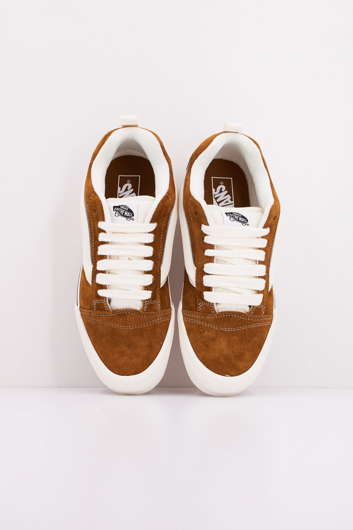 VANS KNU SKOOL en color MARRON  (3)