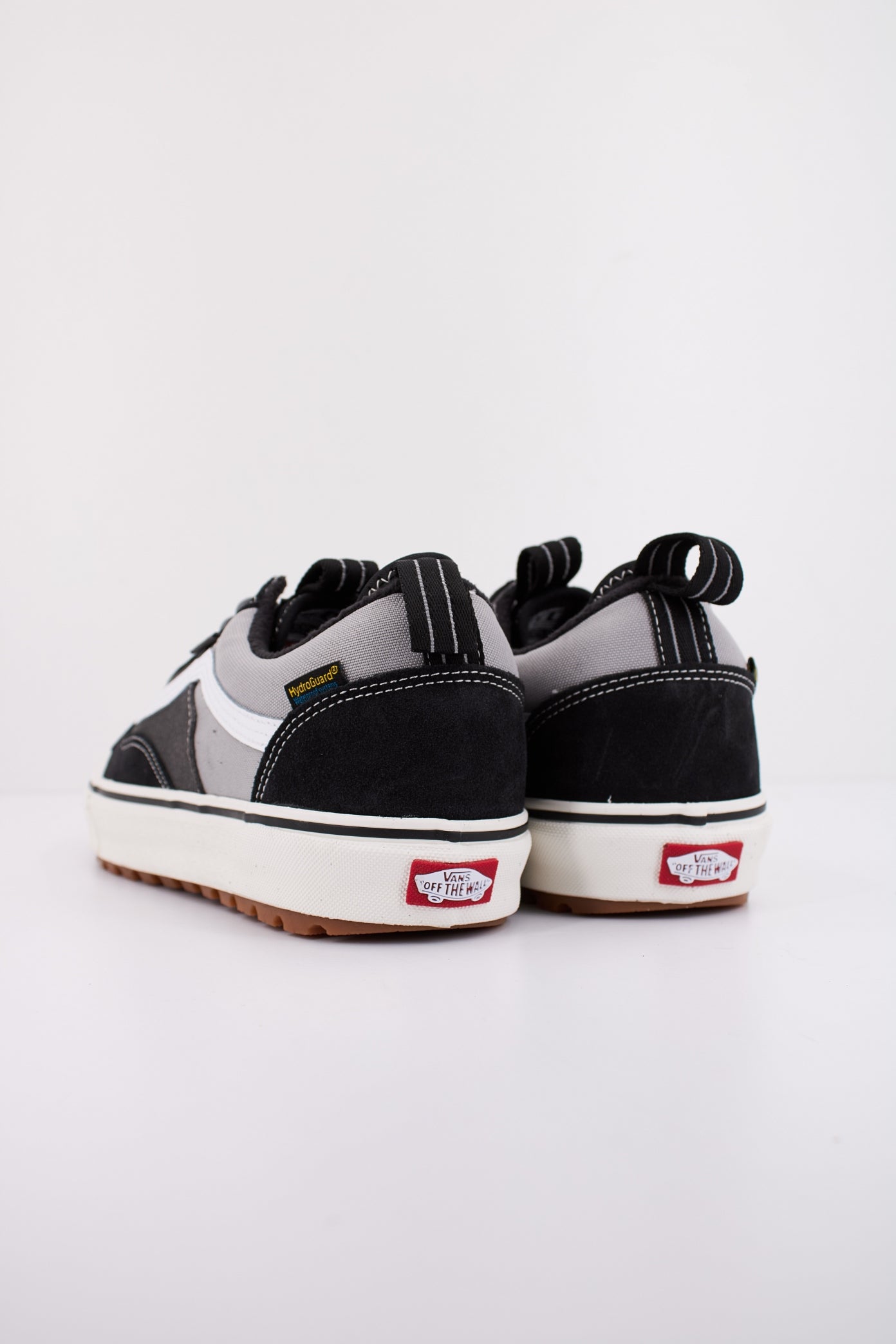VANS MTE OLD SKOOL WATERPROOF en color GRIS  (4)