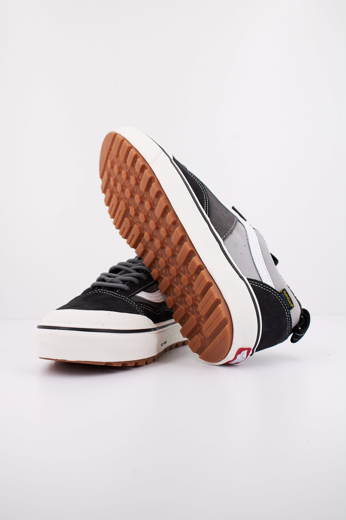VANS MTE OLD SKOOL WATERPROOF en color GRIS  (5)