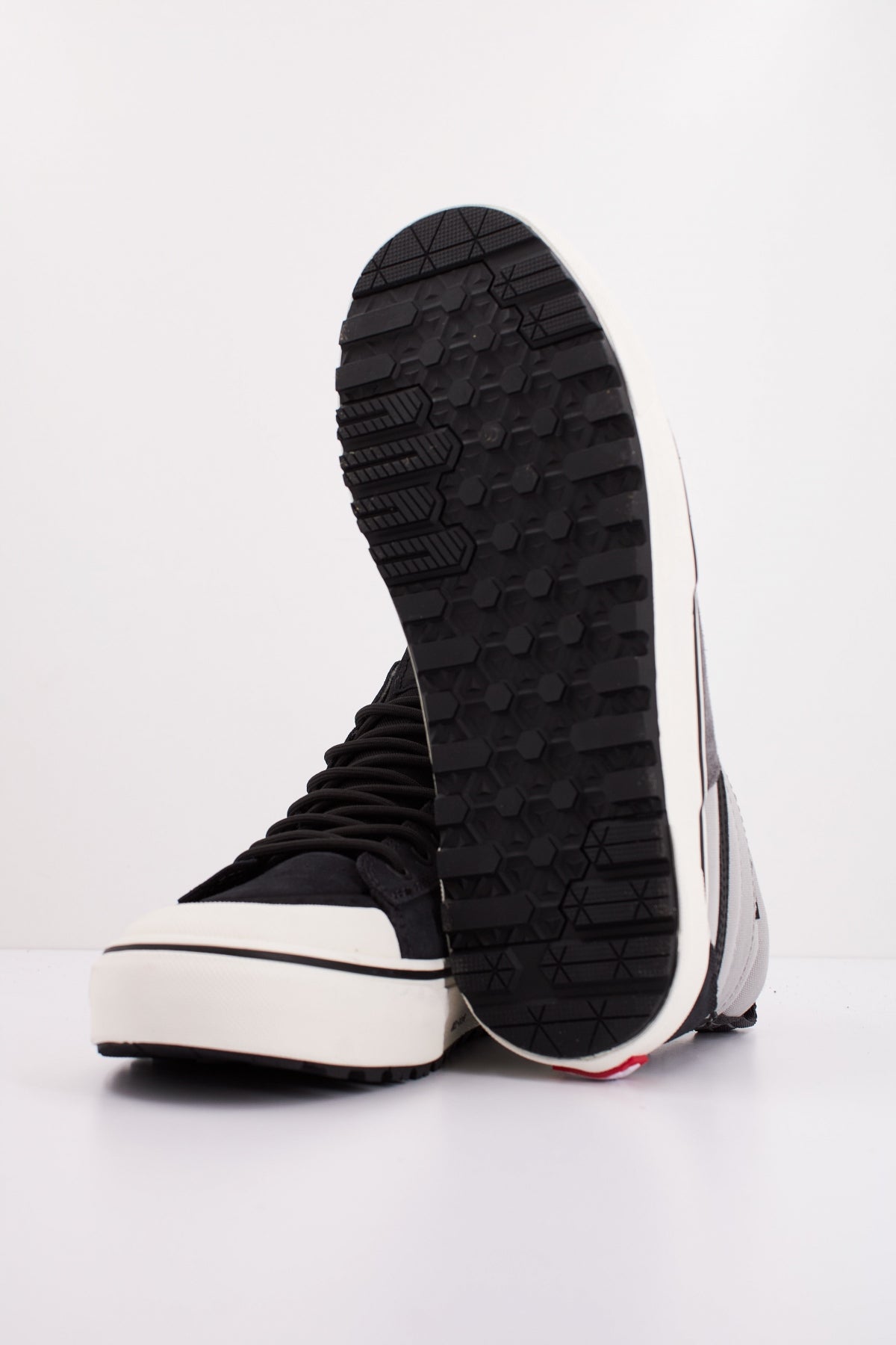 VANS  SK-HI WATERPROOF en color GRIS  (5)
