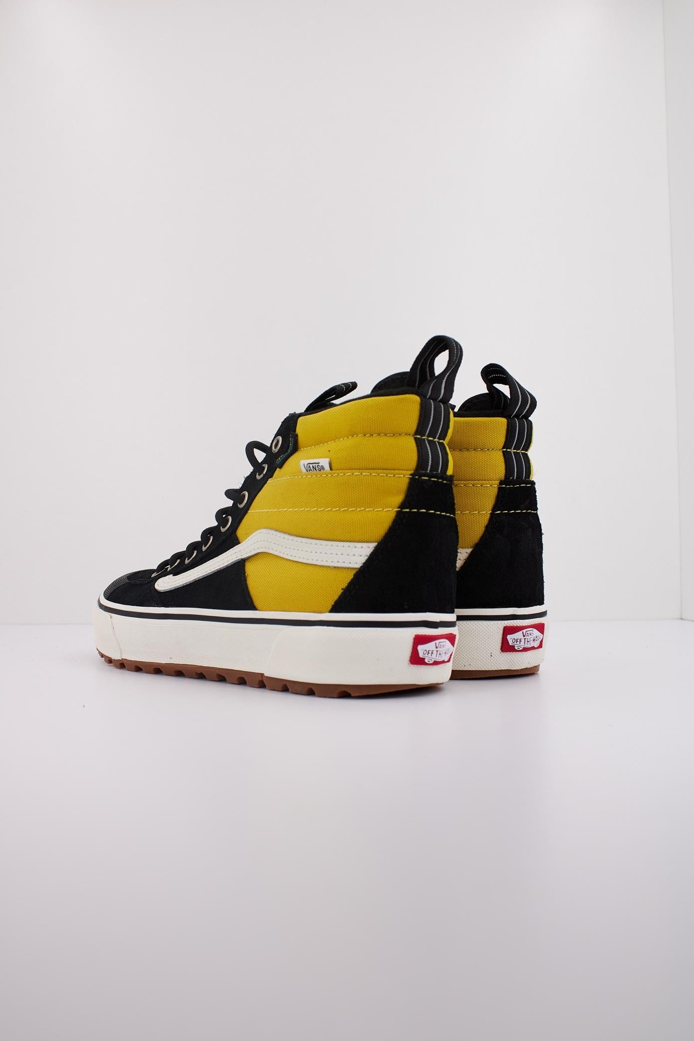 VANS MTE SK-HI WATERPROOF en color NEGRO  (4)