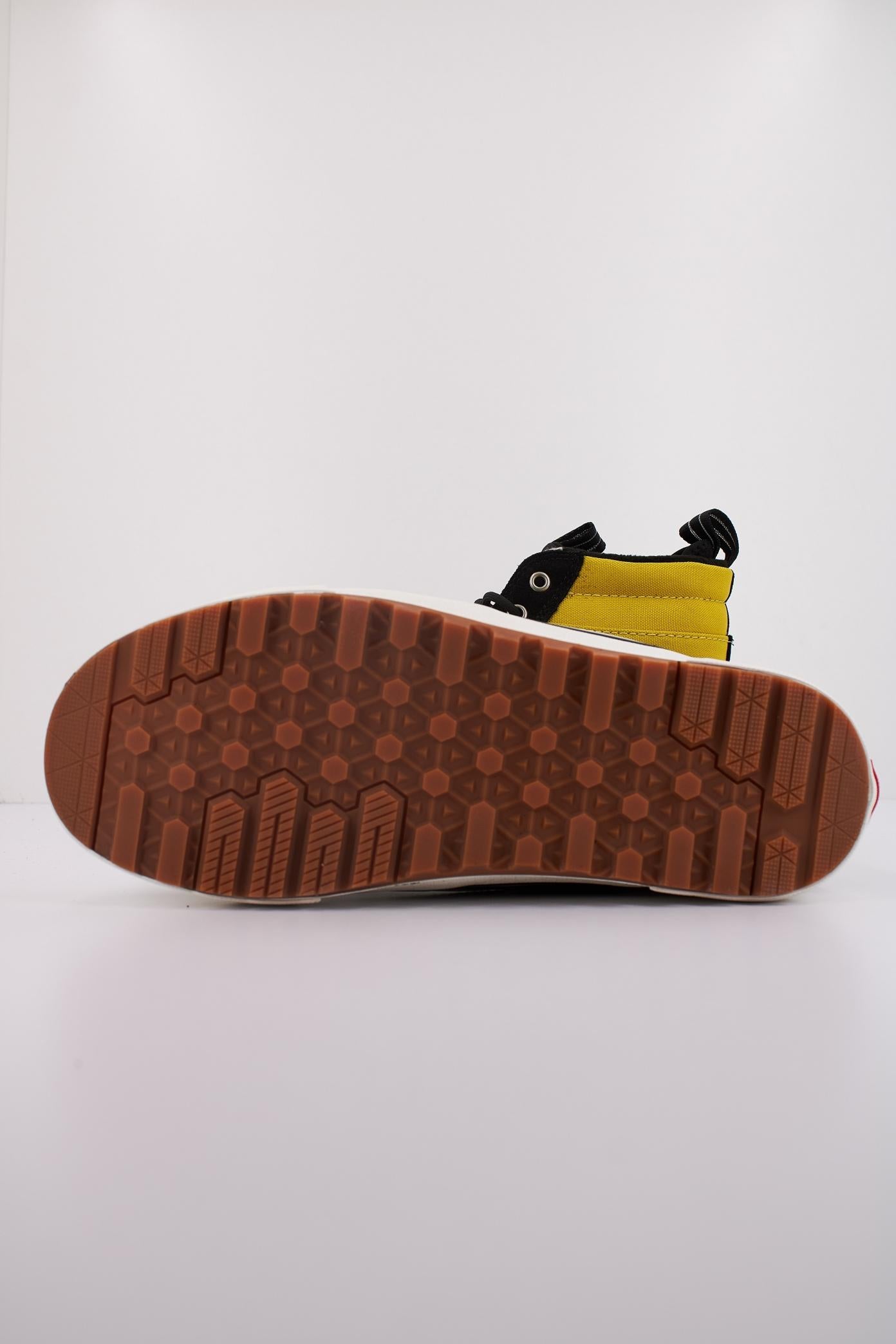 VANS MTE SK-HI WATERPROOF en color NEGRO  (5)
