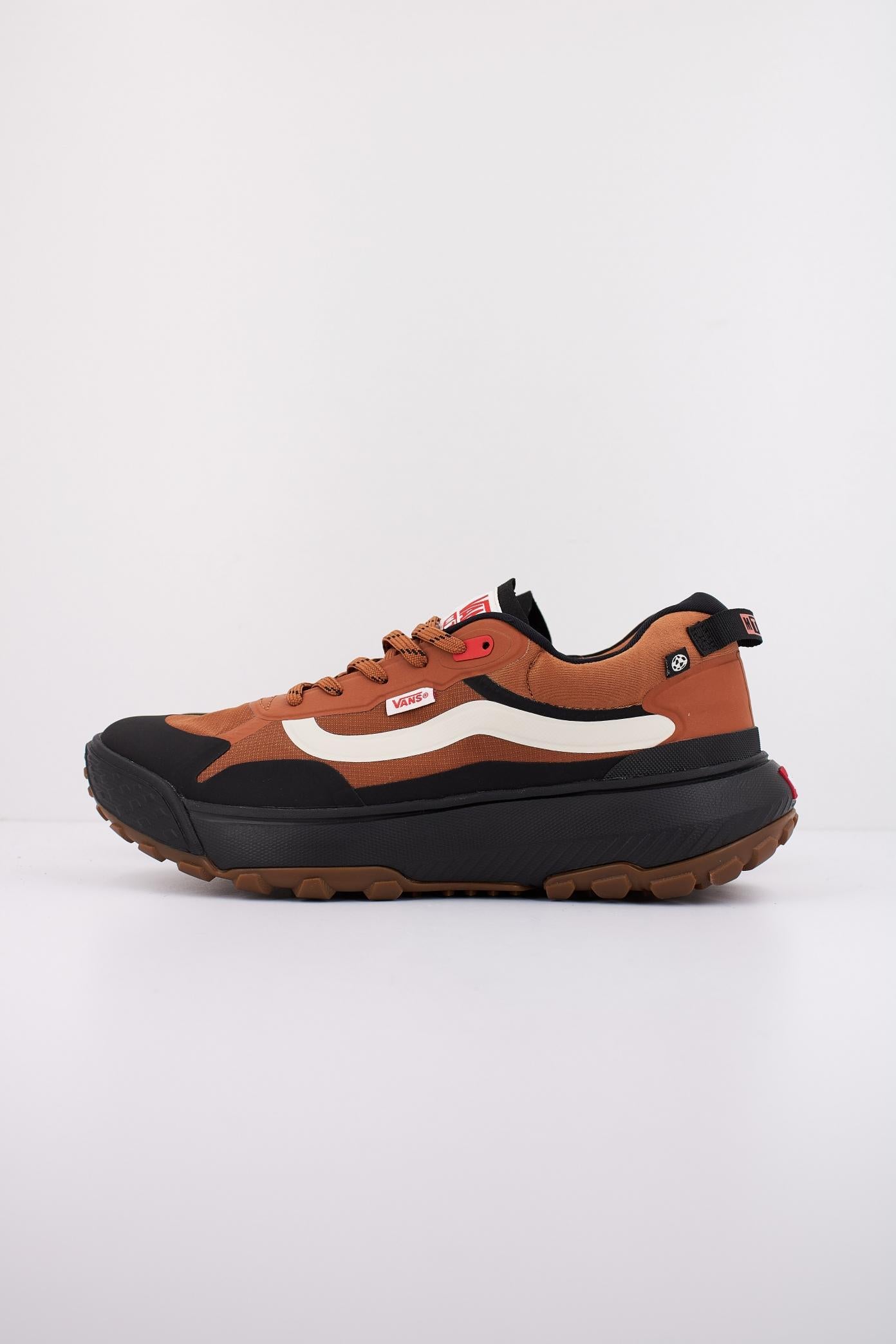 VANS  MTE CROSSPATH en color MARRON  (1)
