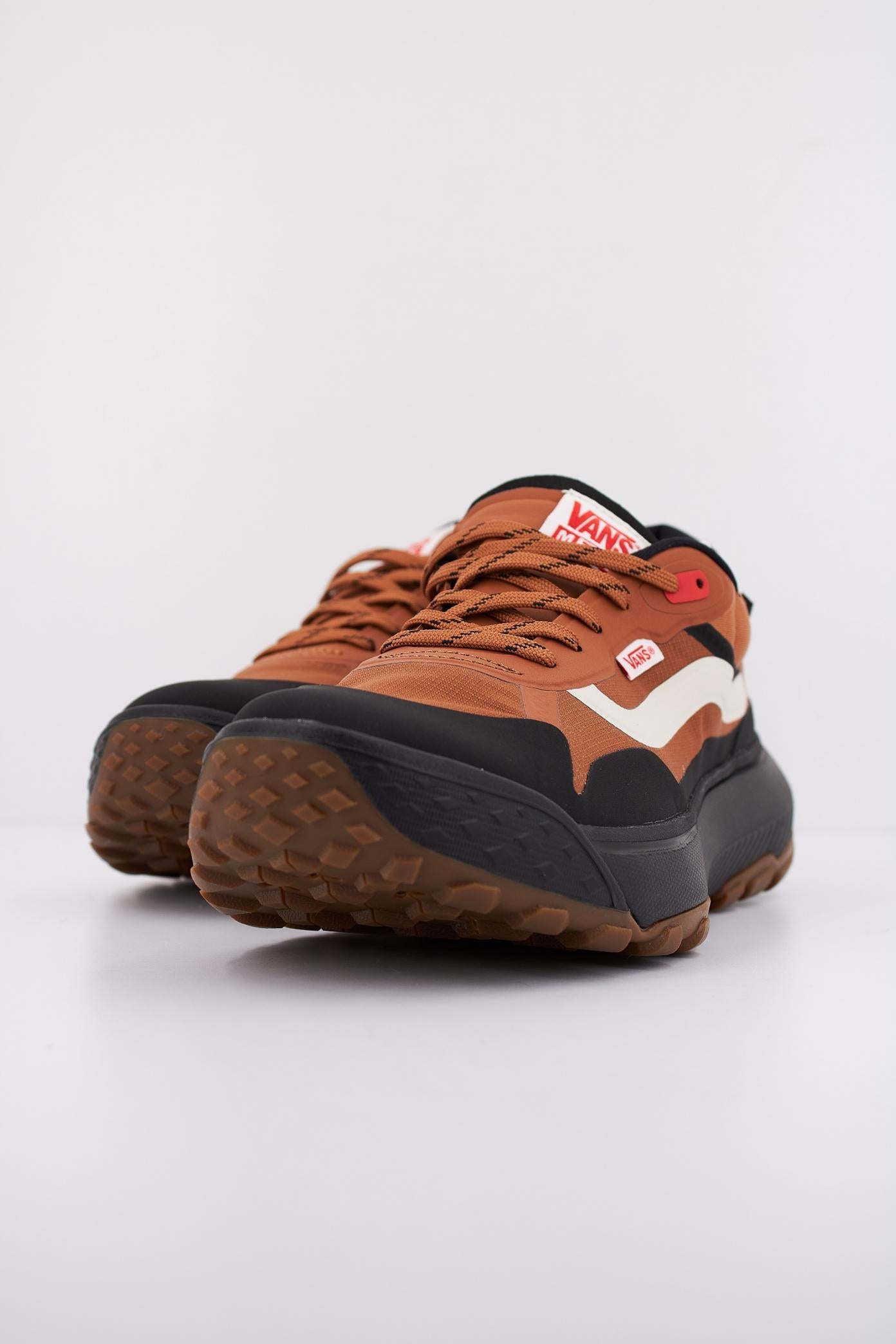 VANS  MTE CROSSPATH en color MARRON  (2)