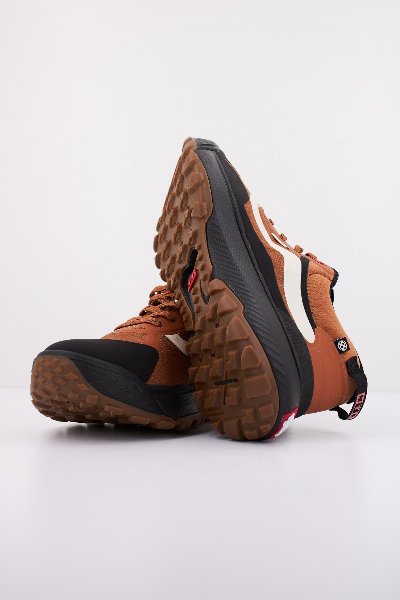 VANS  MTE CROSSPATH en color MARRON  (5)