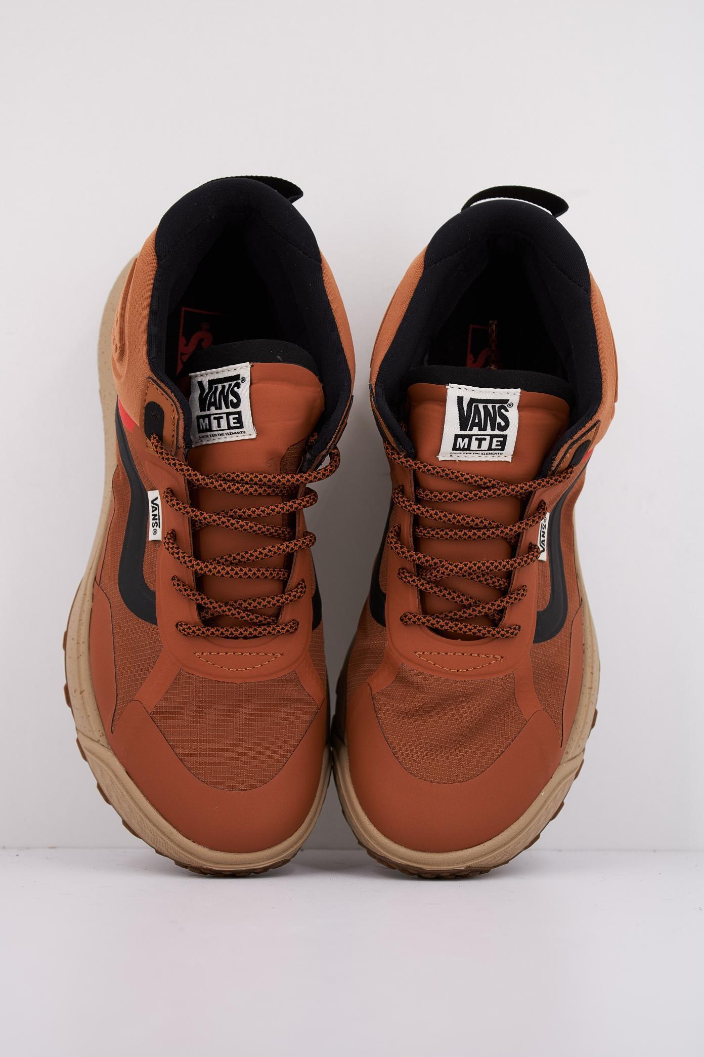 VANS MTE CROSSPATH MID en color MARRON  (3)