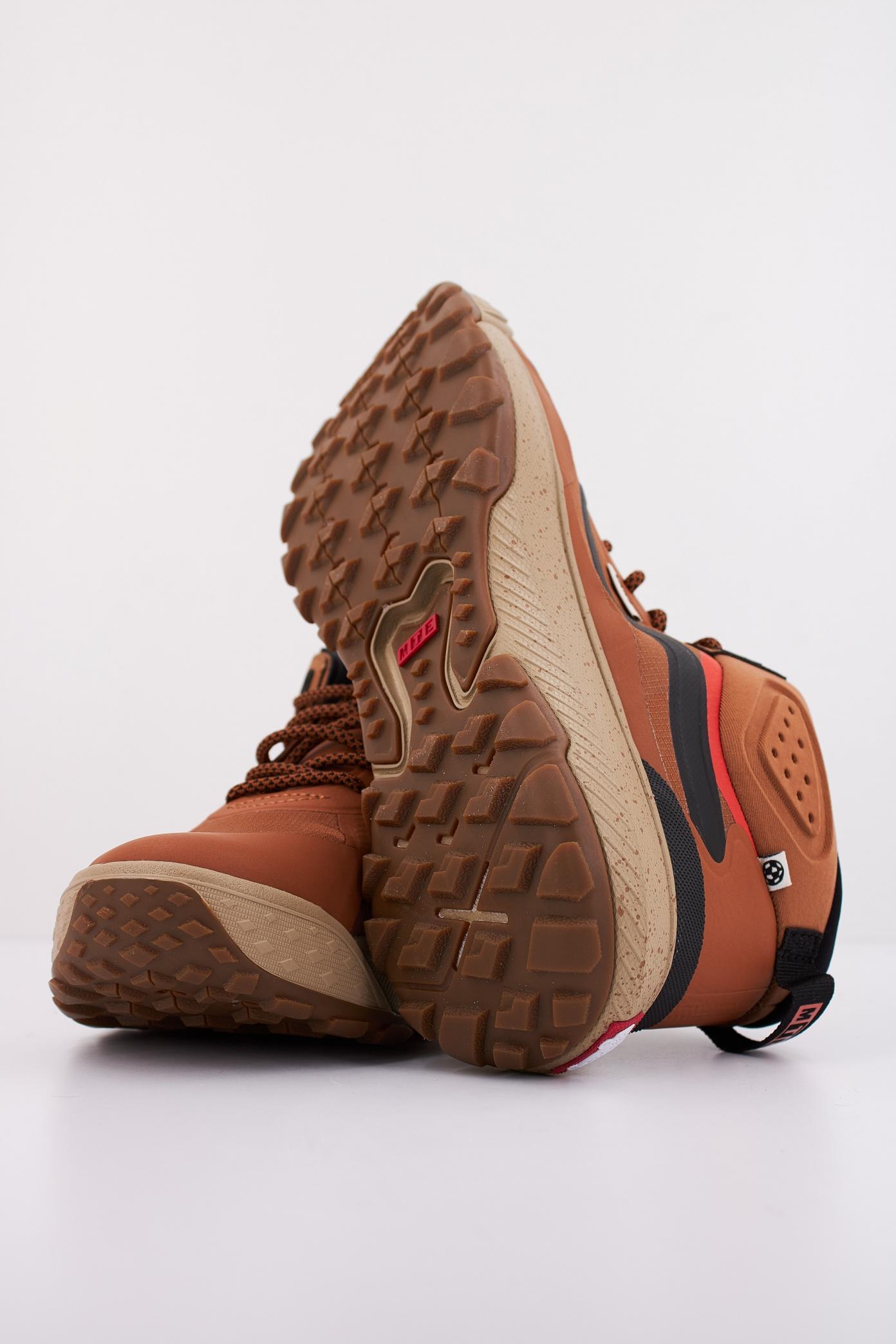 VANS MTE CROSSPATH MID en color MARRON  (5)