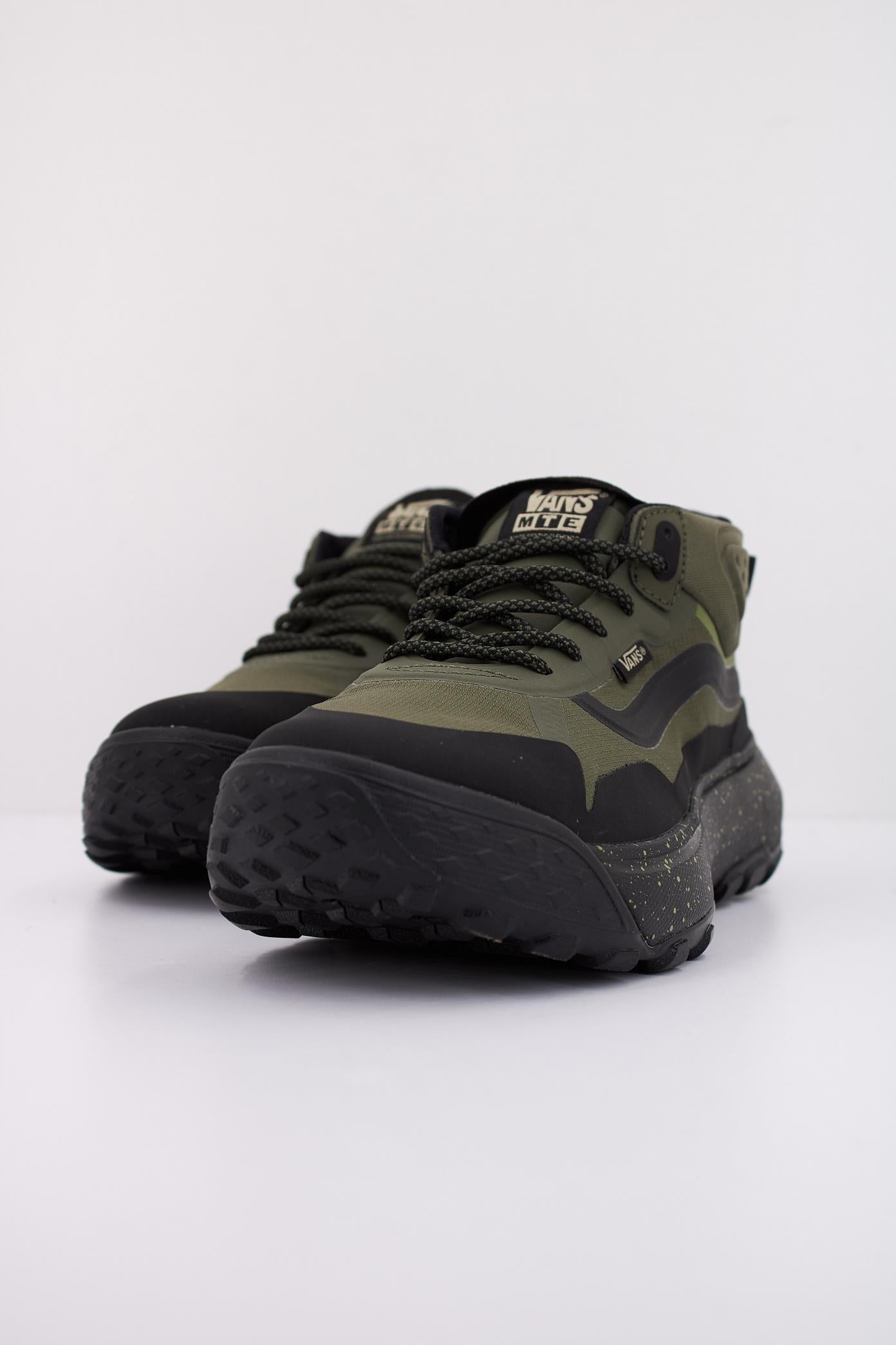 VANS MTE CROSSPATH MID en color VERDE  (2)