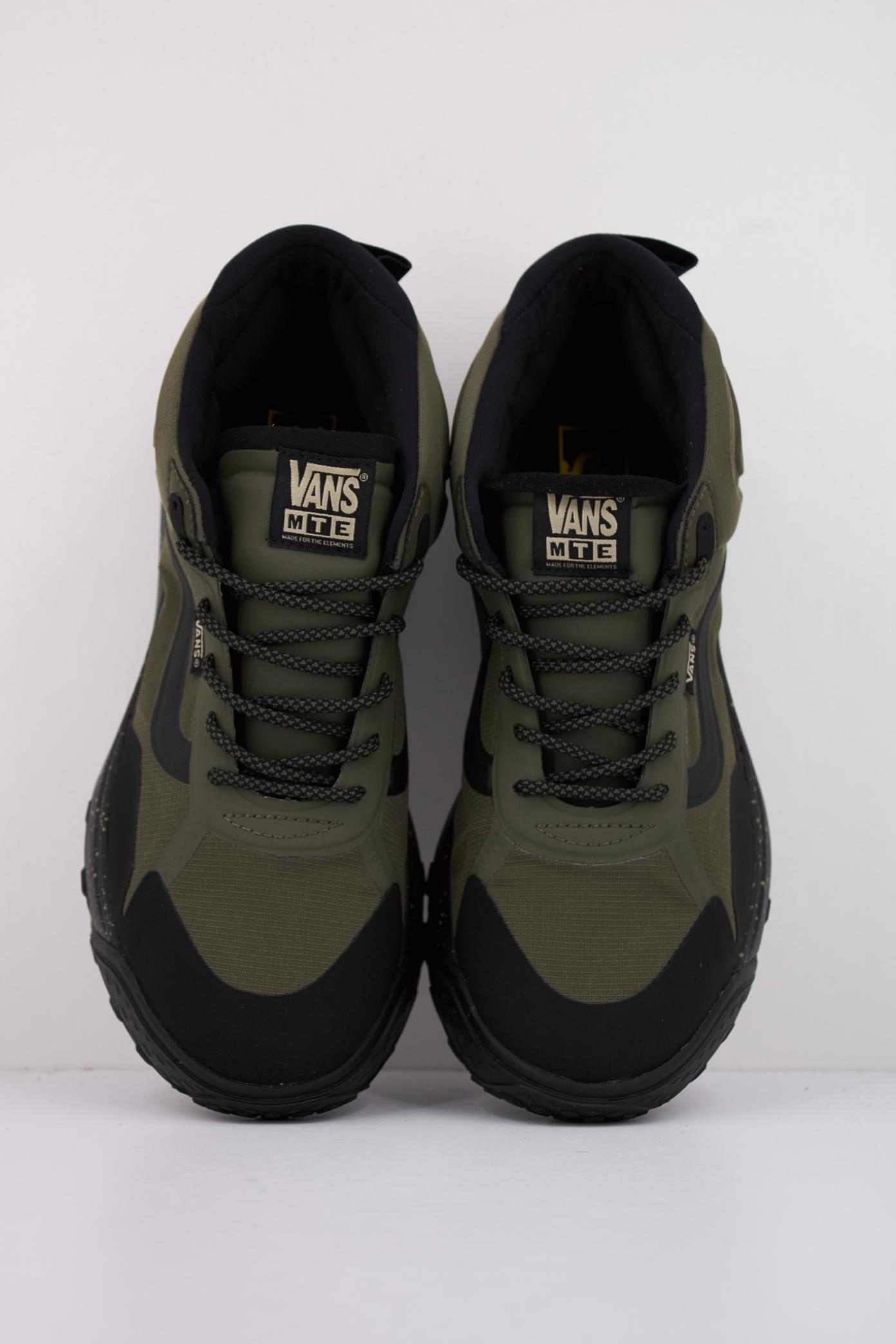 VANS MTE CROSSPATH MID en color VERDE  (3)