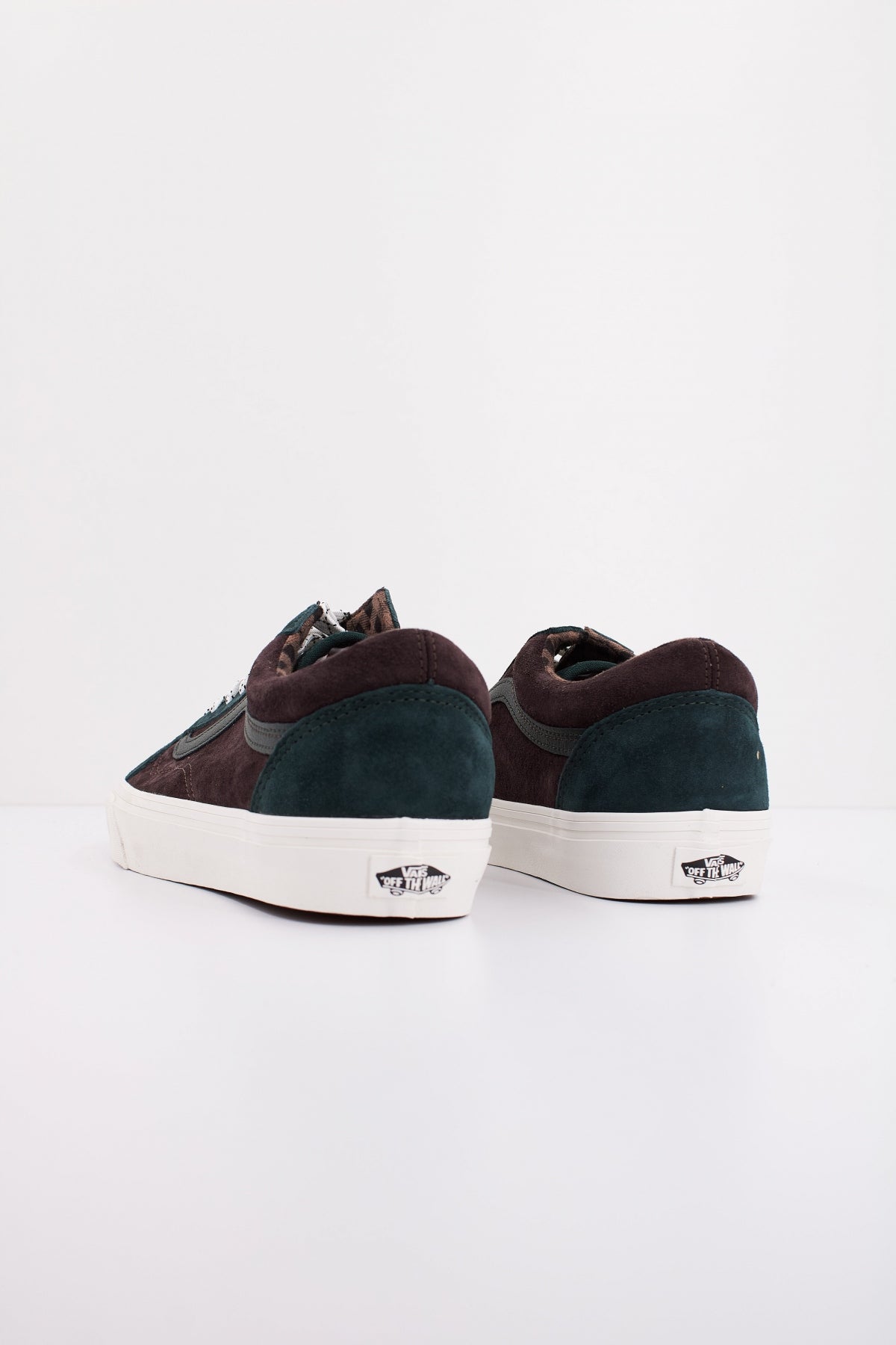 VANS OLD SKOOL en color BURDEOS  (4)