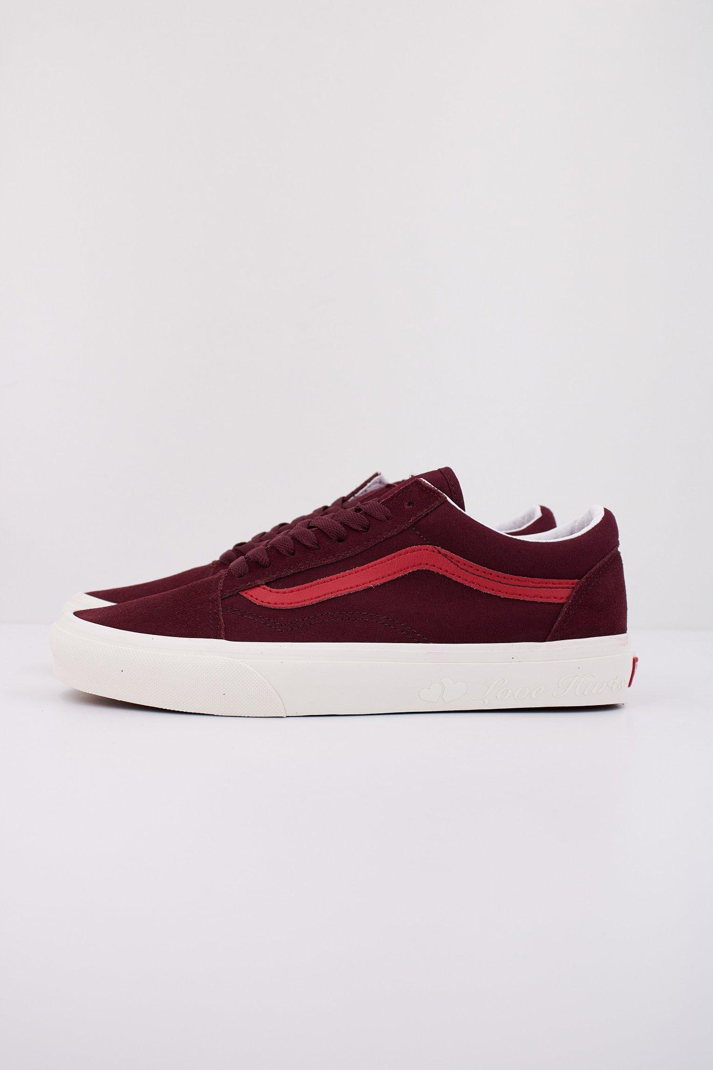 VANS UA OLD SKOOL  en color BURDEOS  (1)