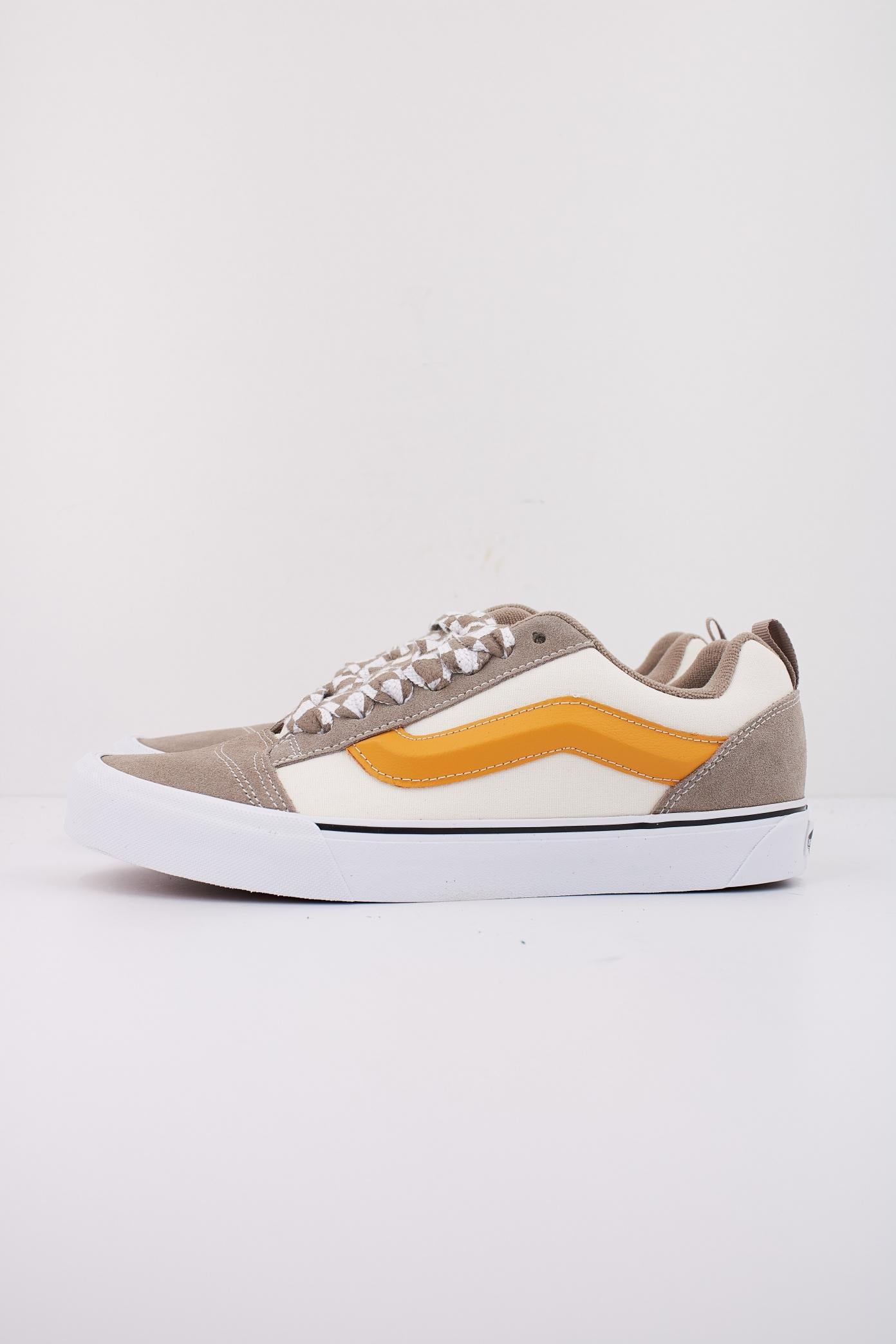 VANS KNU SKOOL en color BEIS  (1)